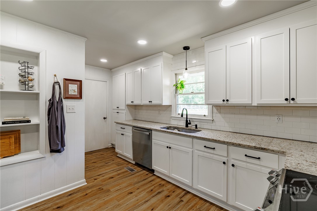 1070 Sunnyside Drive