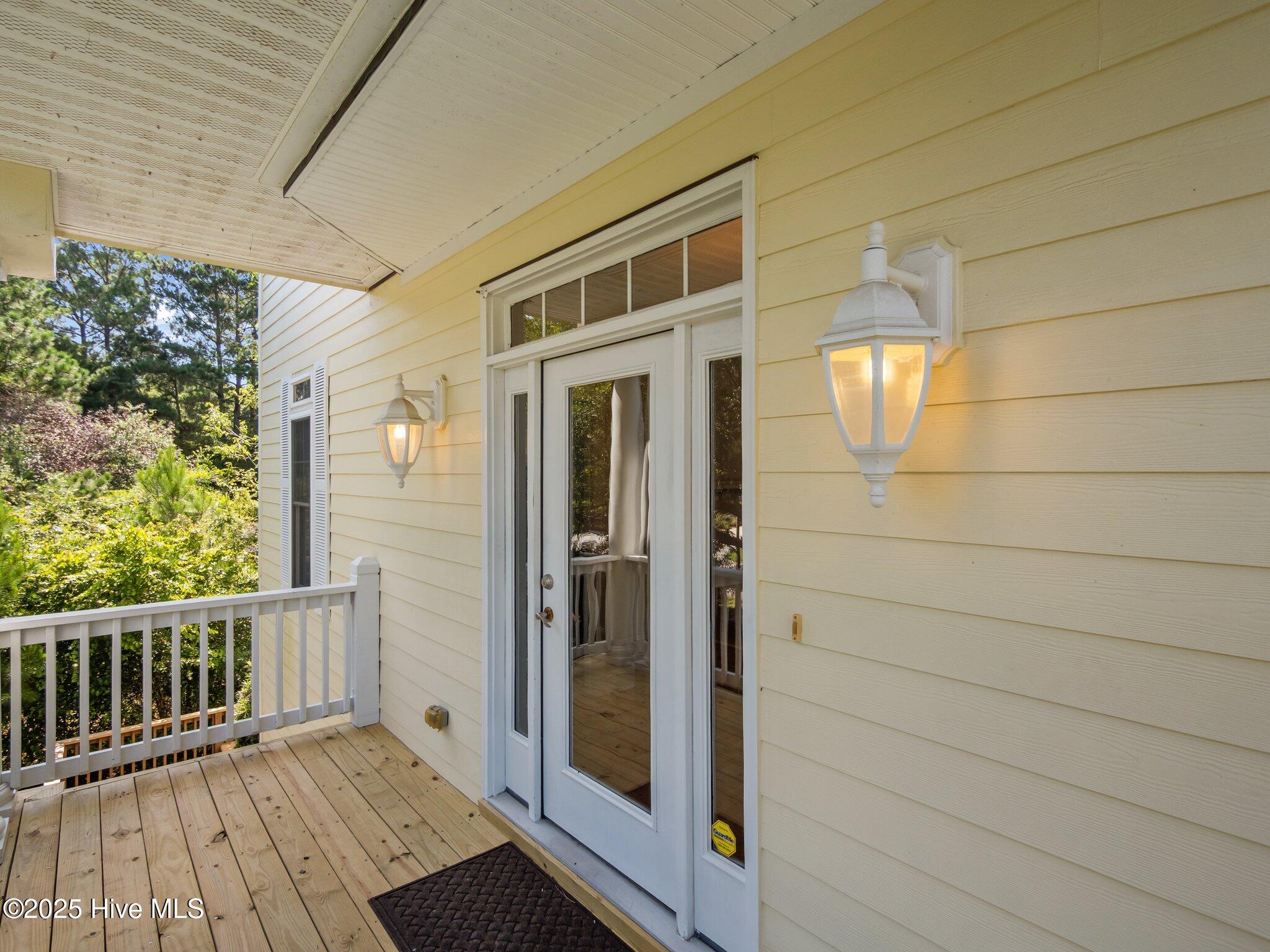 100518679 | Photo 45