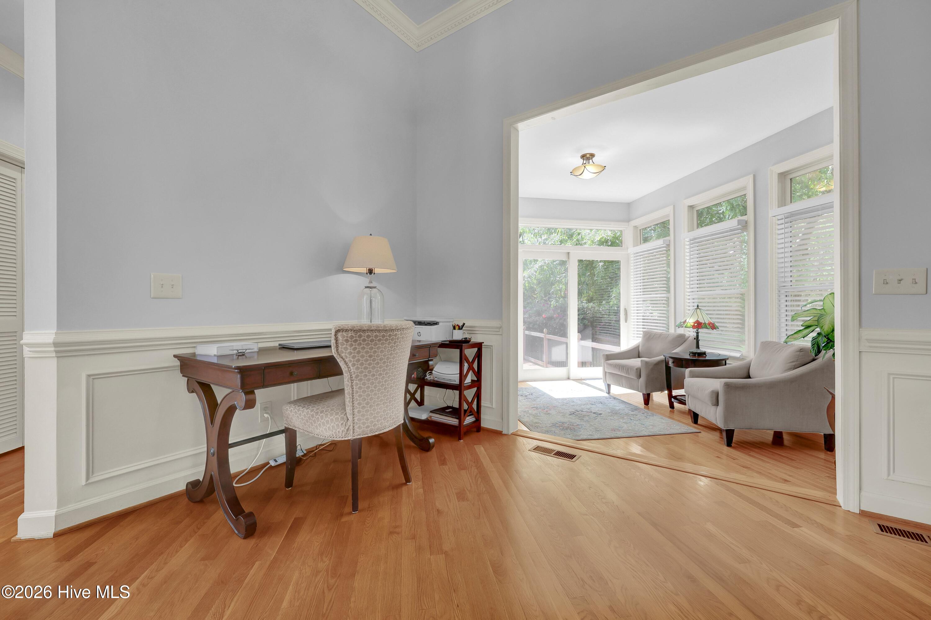 100566013 | Photo 16