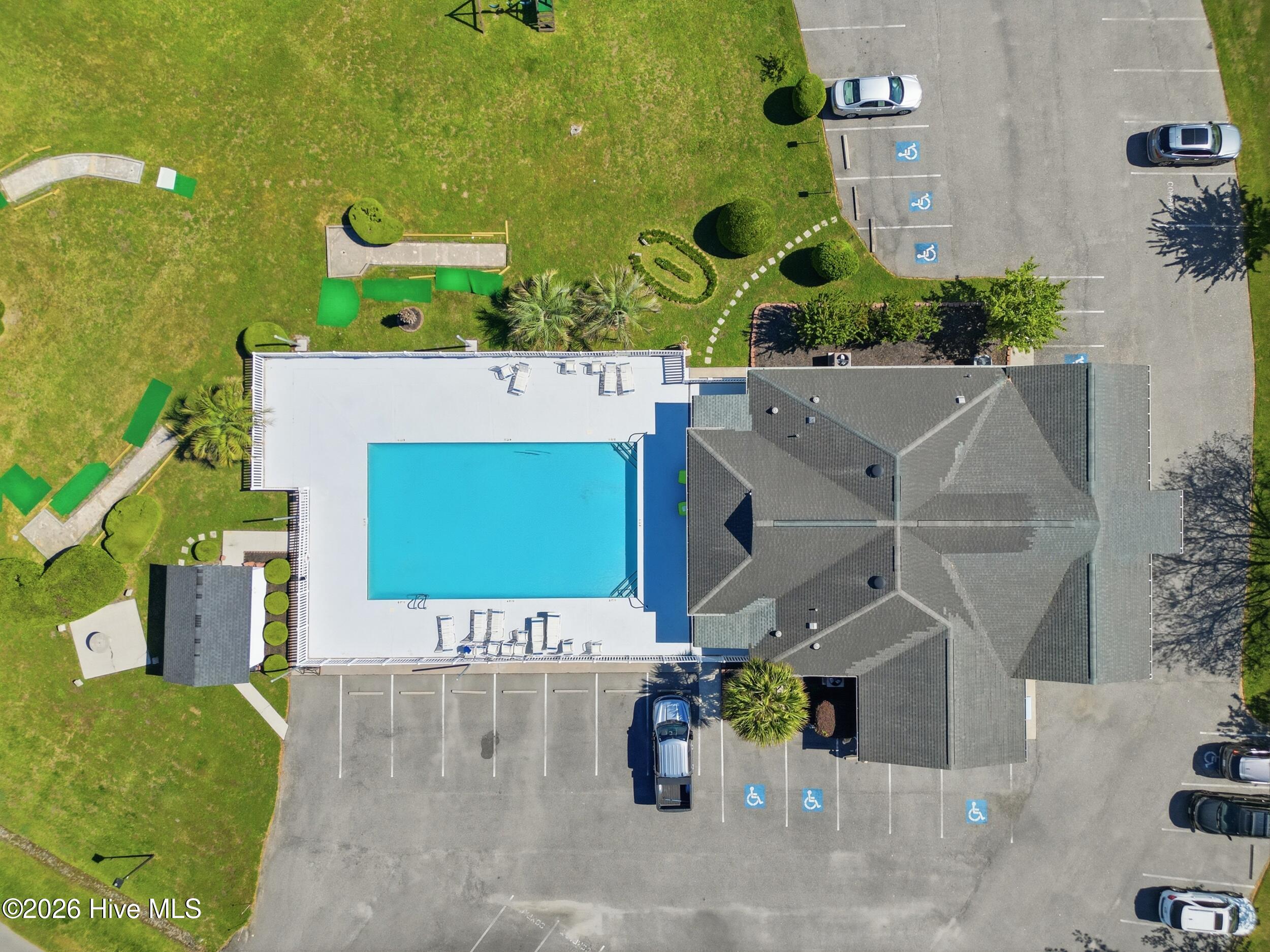 100567202 | Photo 48