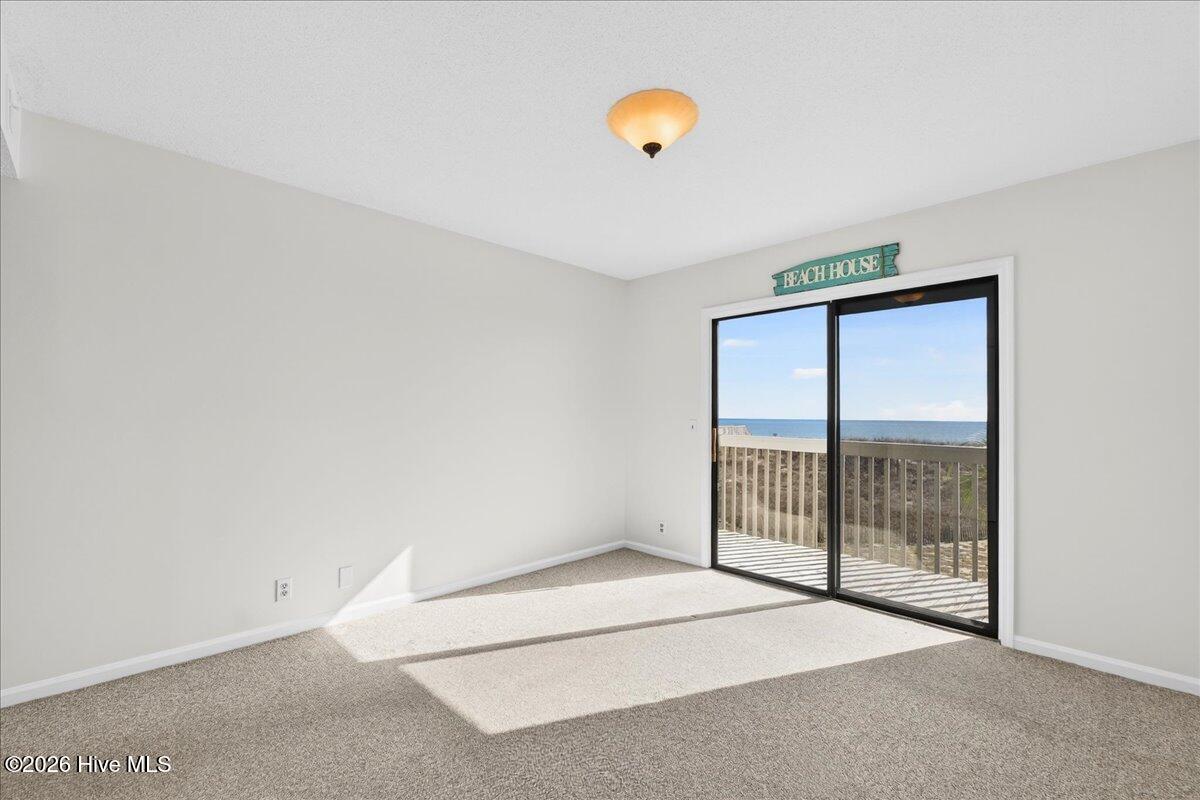 100549520 | Photo 12