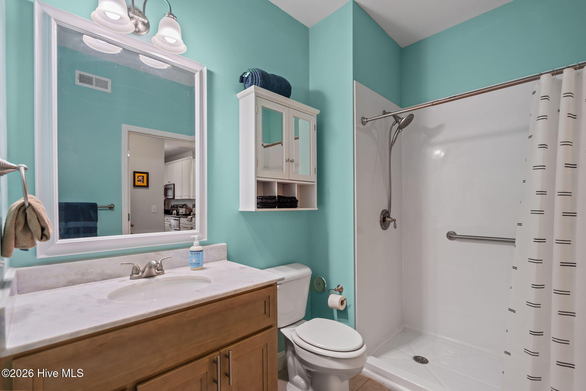 100558292 | Photo 18