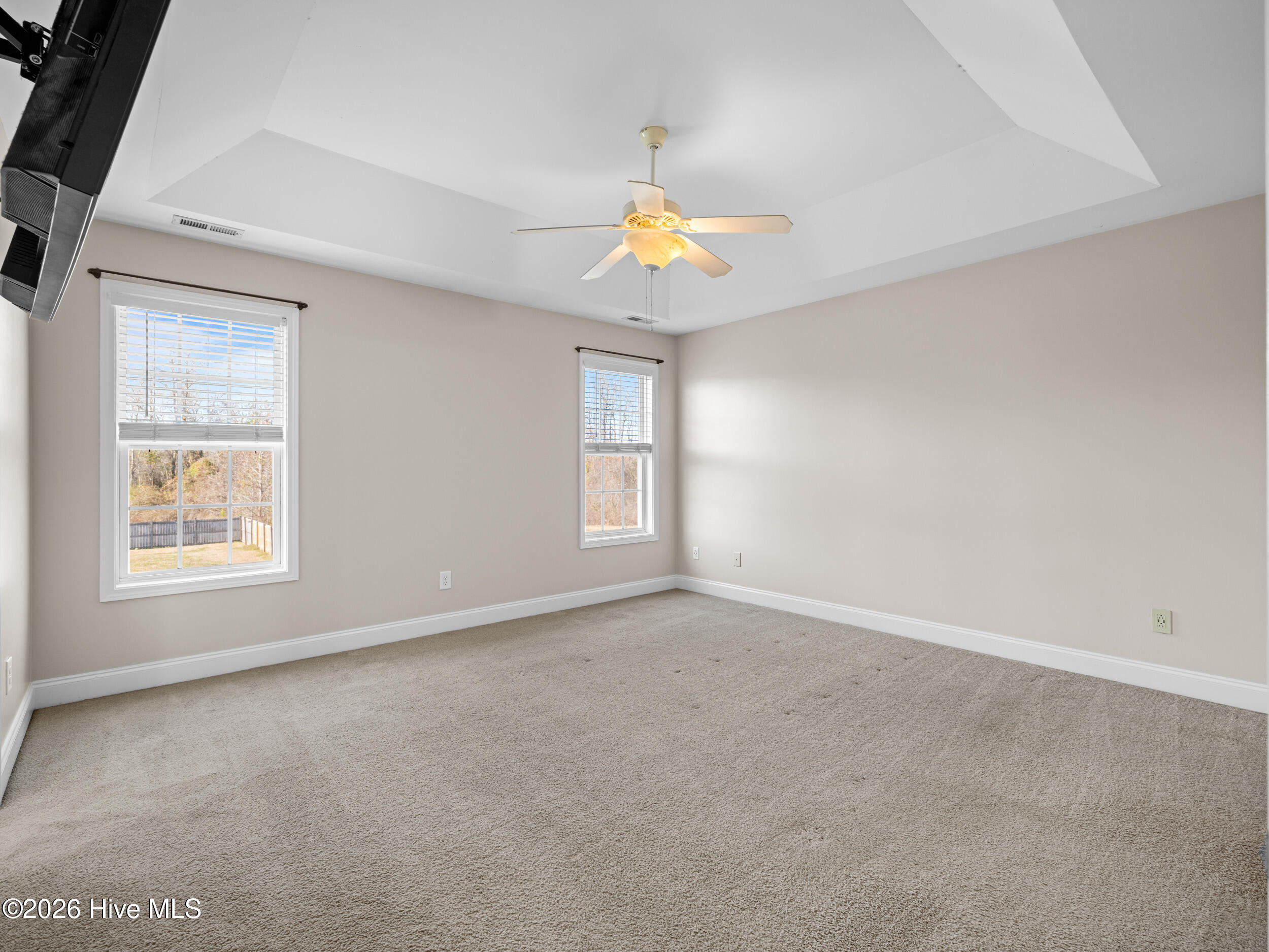 100549292 | Photo 28