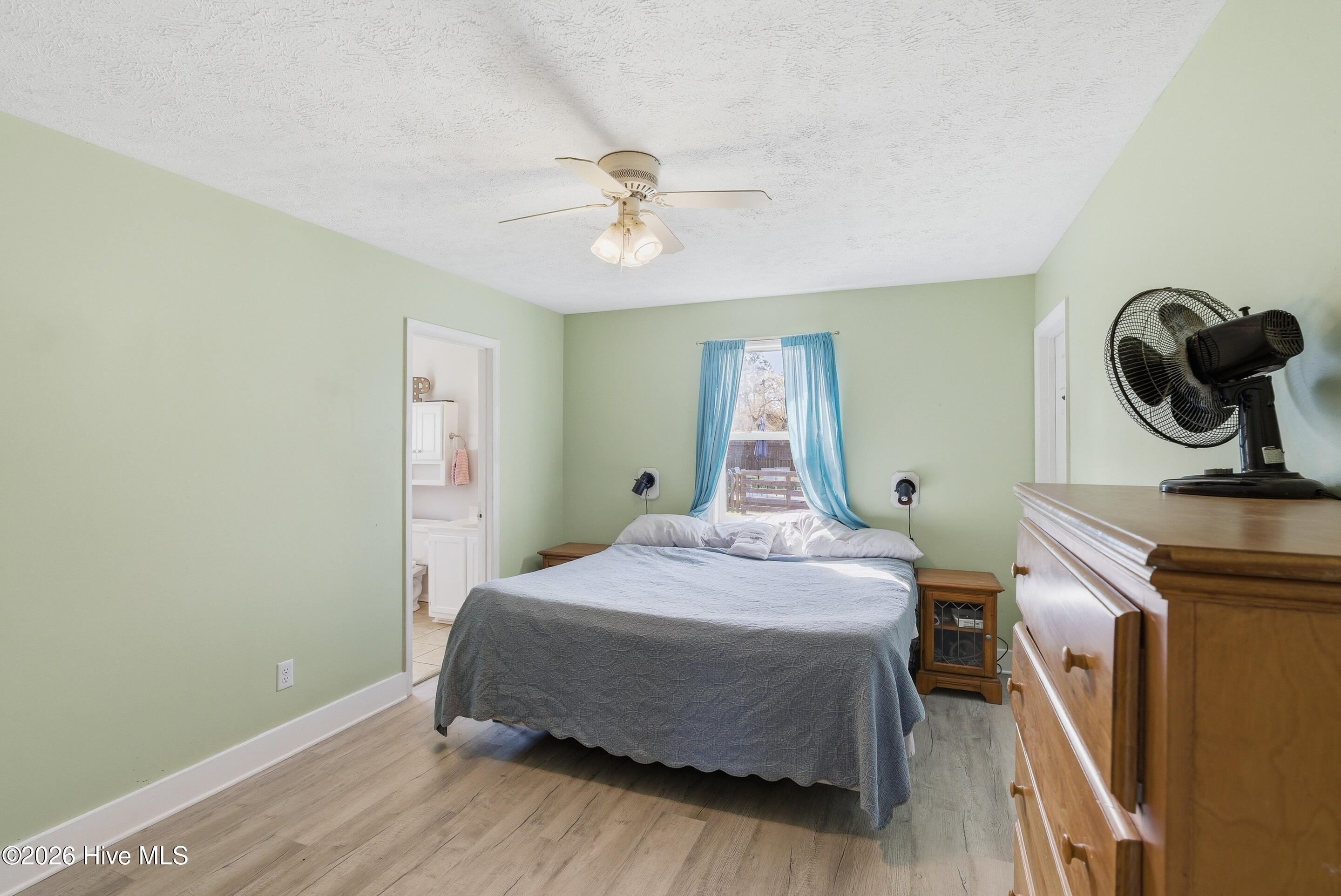 100563534 | Photo 16