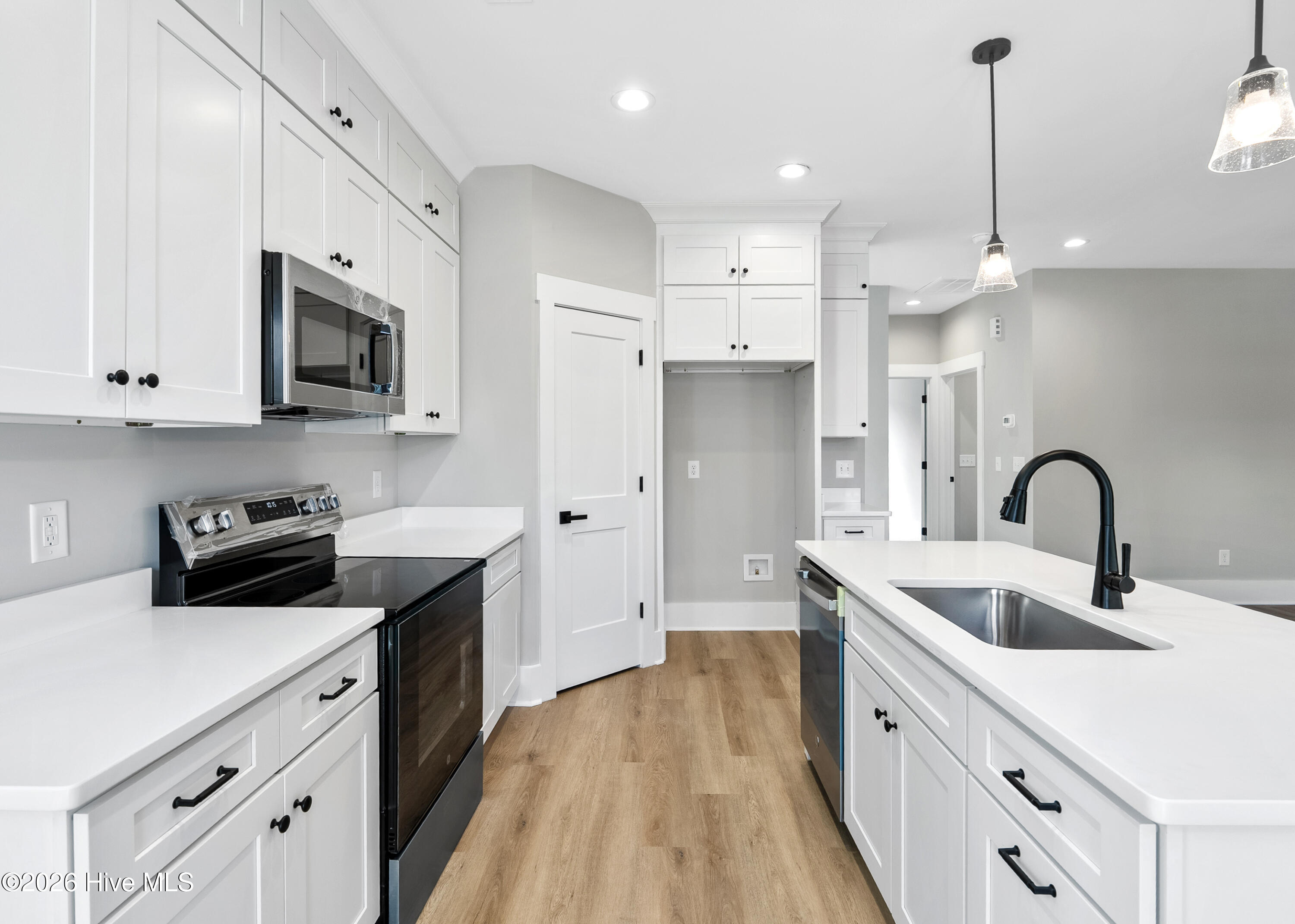 100553267 | Photo 21