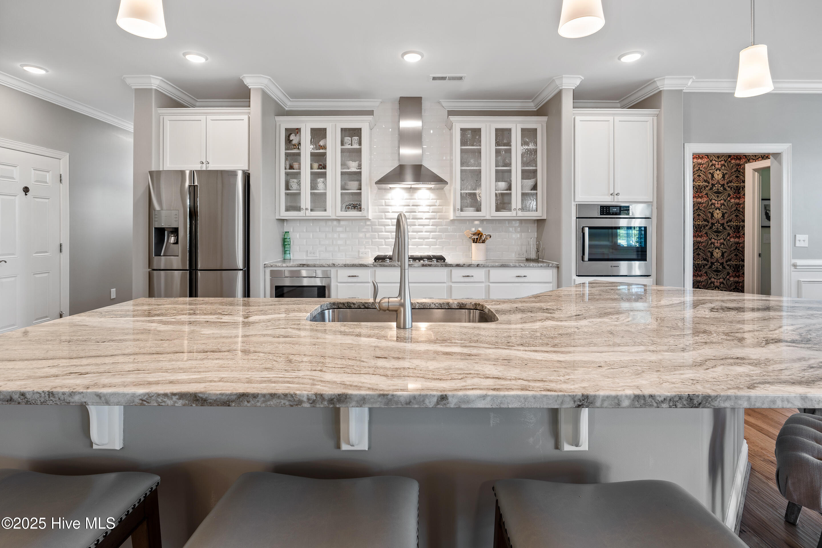 100543771 | Photo 22