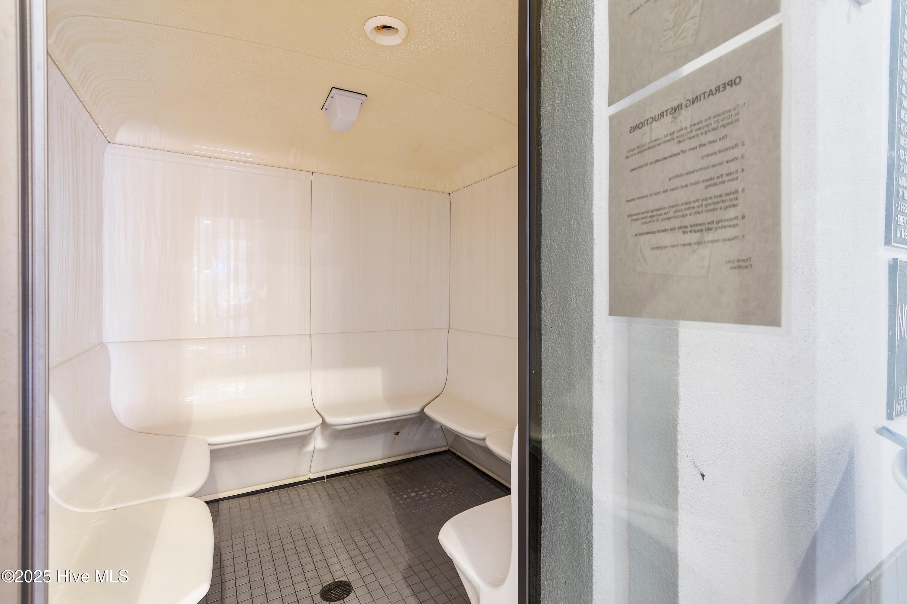 100518411 | Photo 78