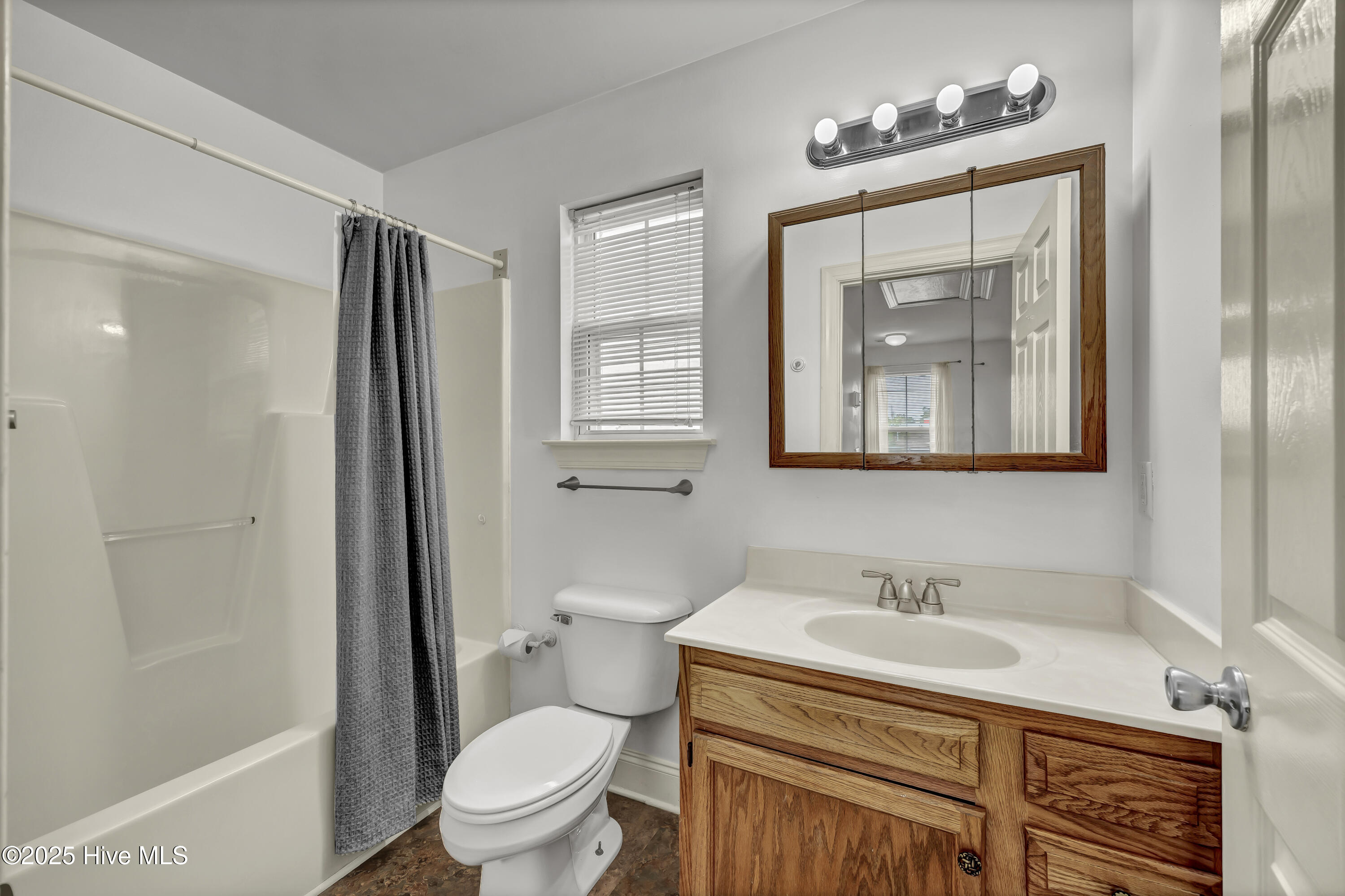 100523504 | Photo 15