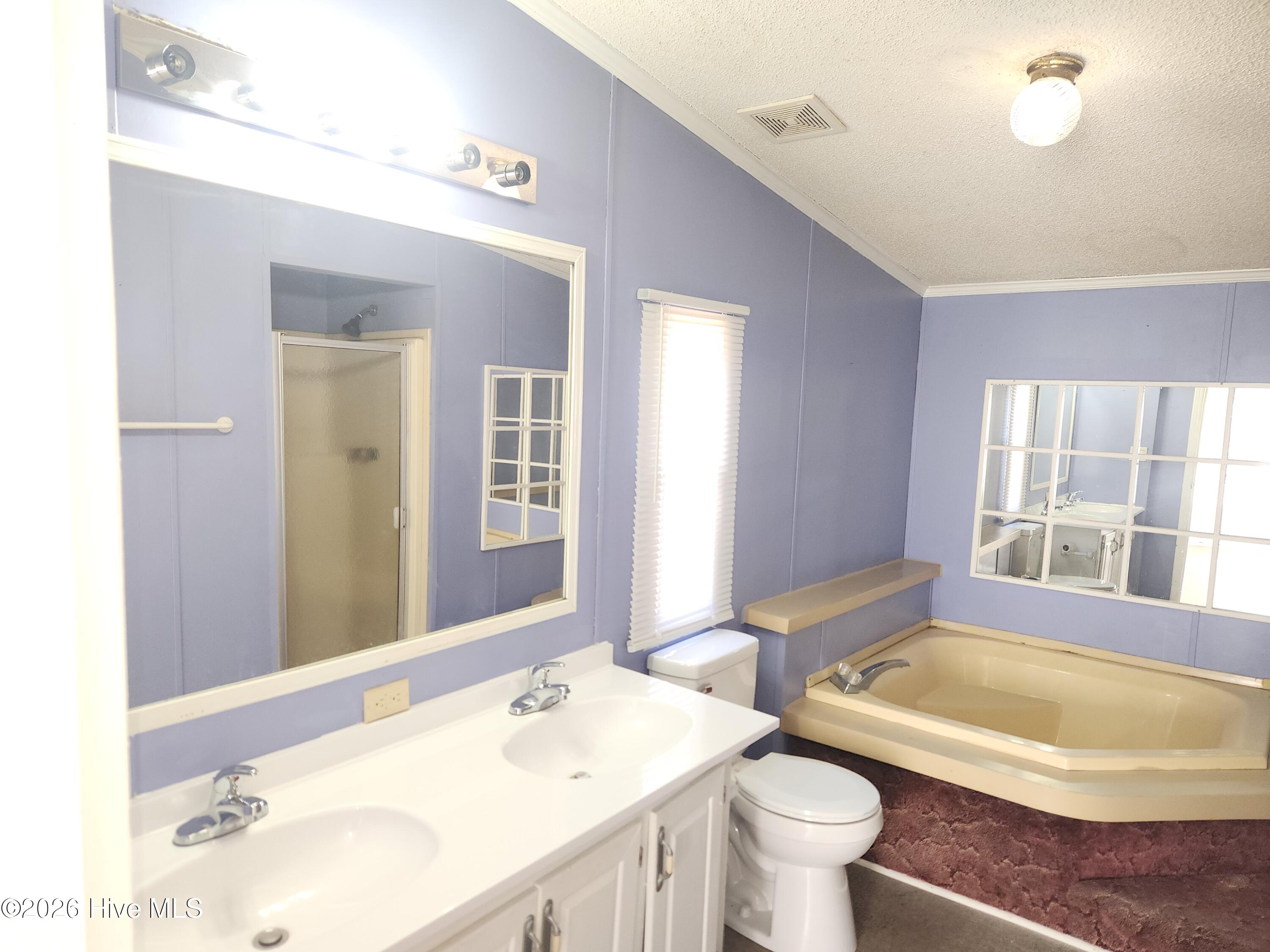 100550043 | Photo 19