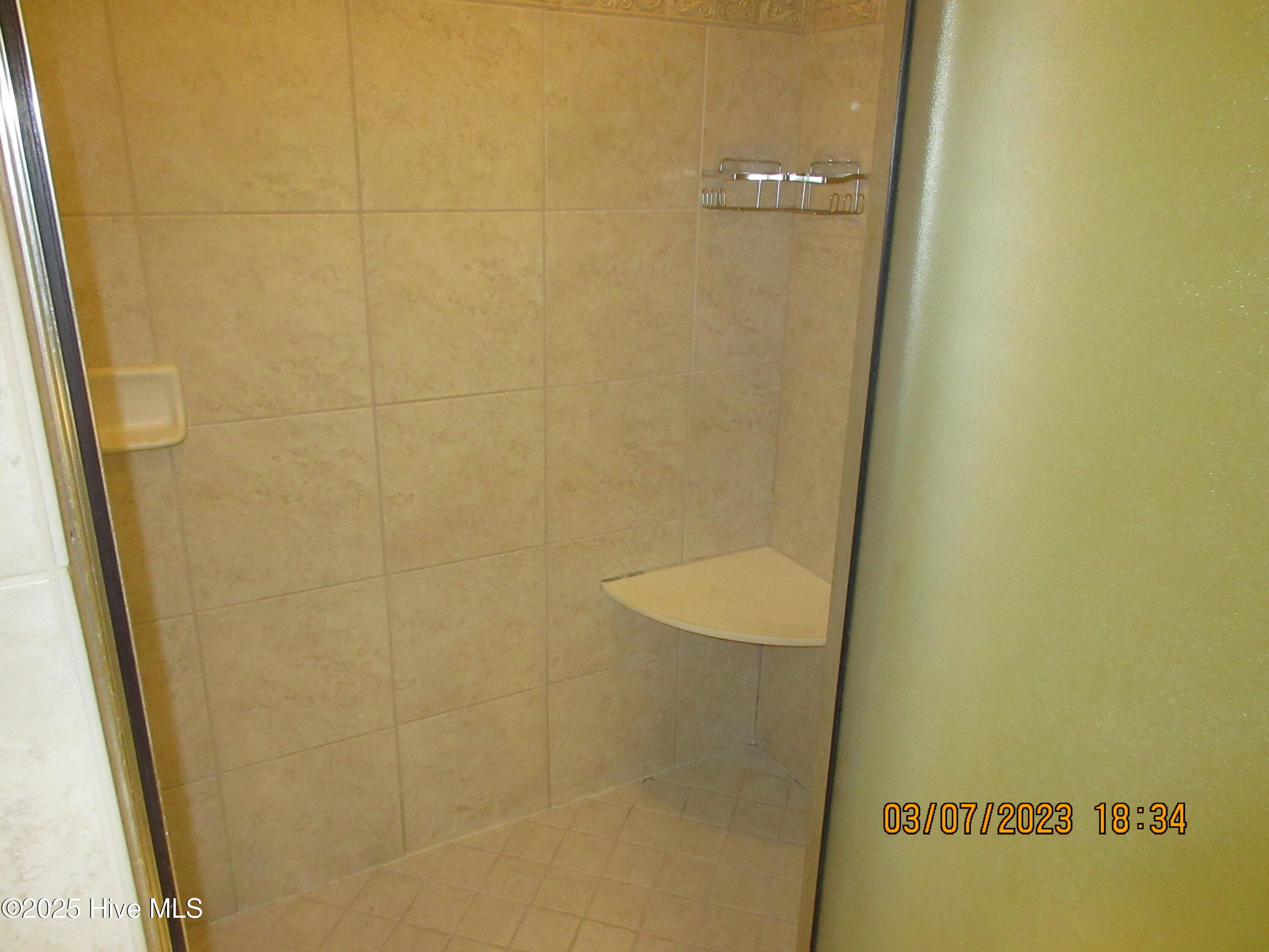 100525203 | Photo 22