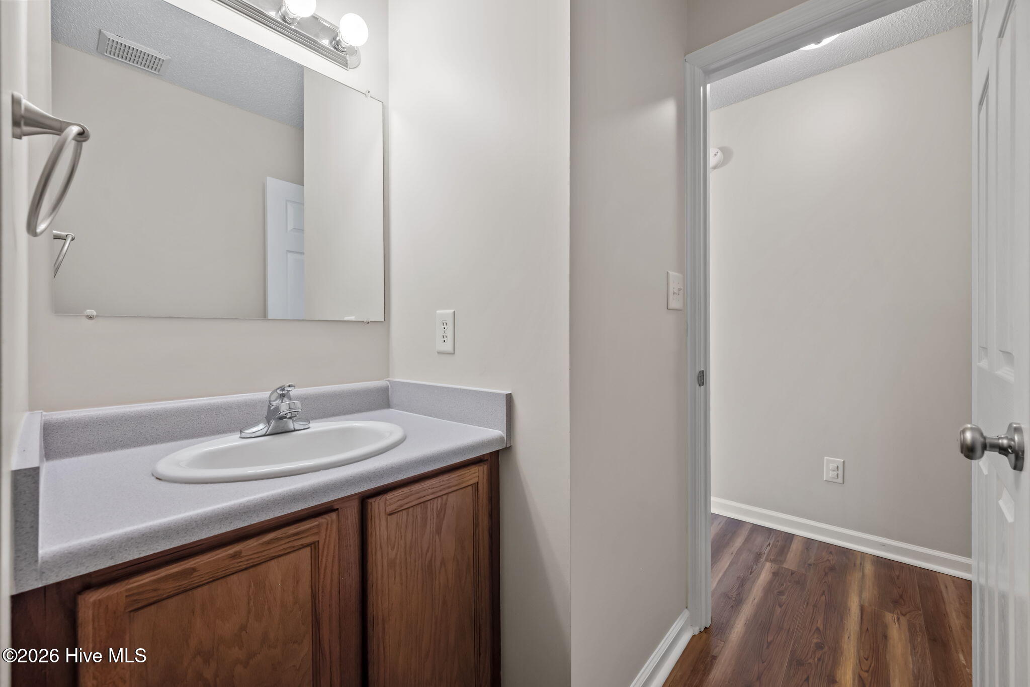 100561197 | Photo 18