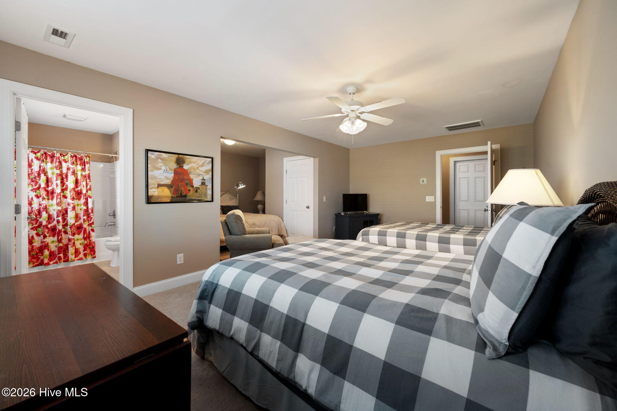 100547575 | Photo 29