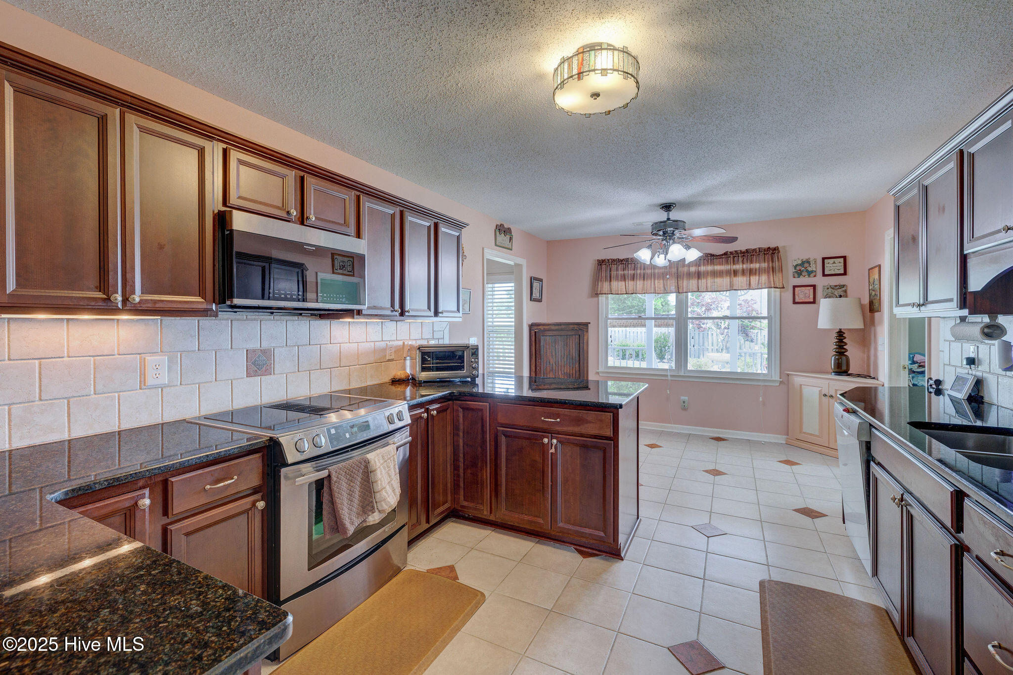 508 N Green Meadows Drive, Wilmington, NC 28405 – photo 13: 508NGreenMeadowsDrive-37