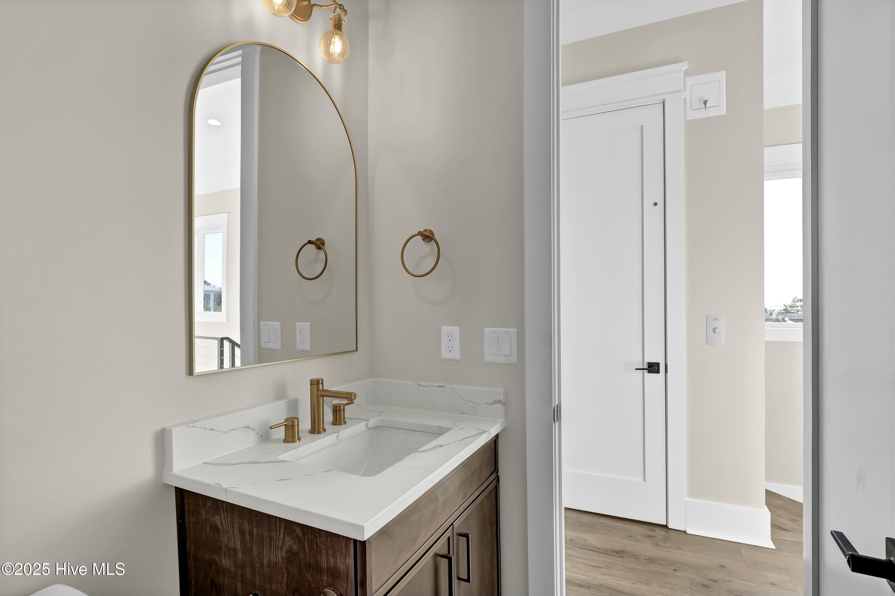 100544743 | Photo 20