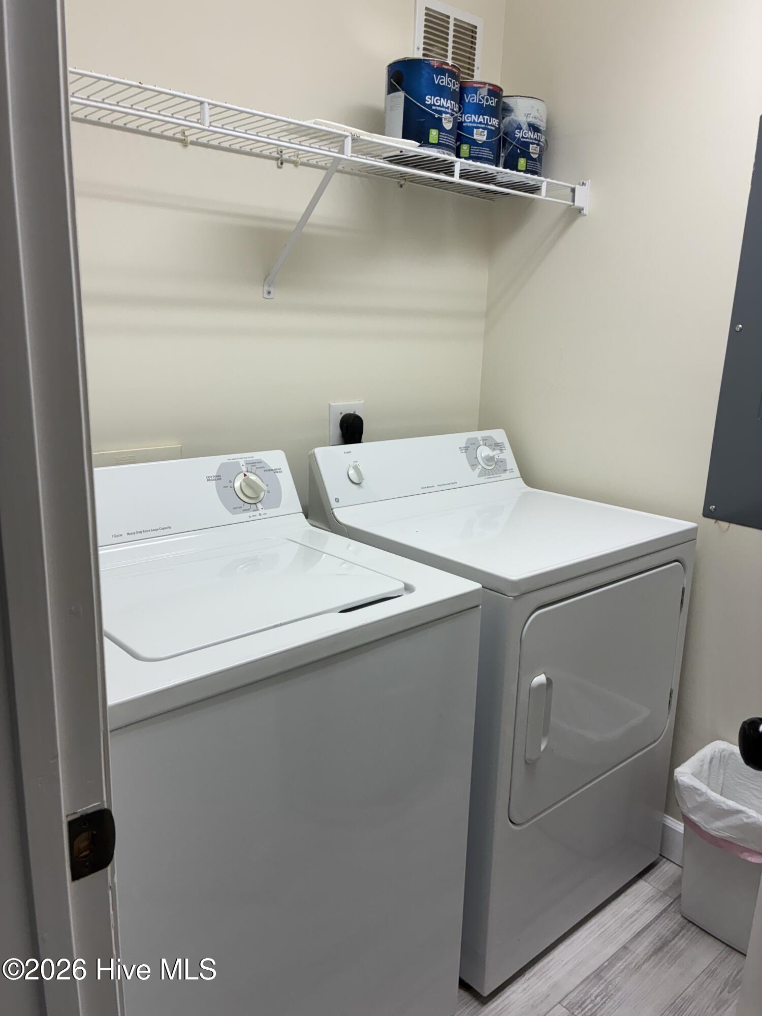 100532121 | Photo 24