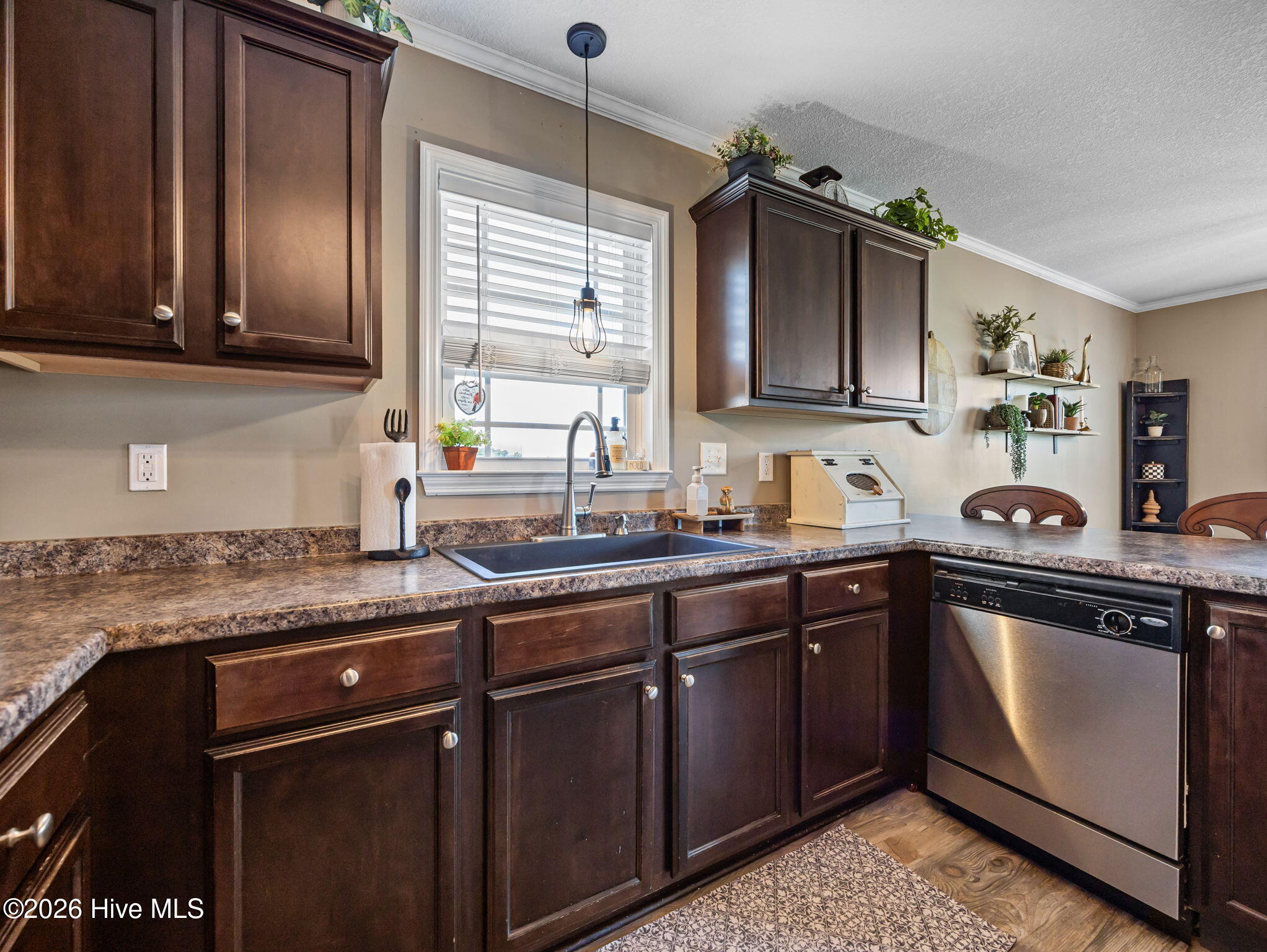 100567595 | Photo 14