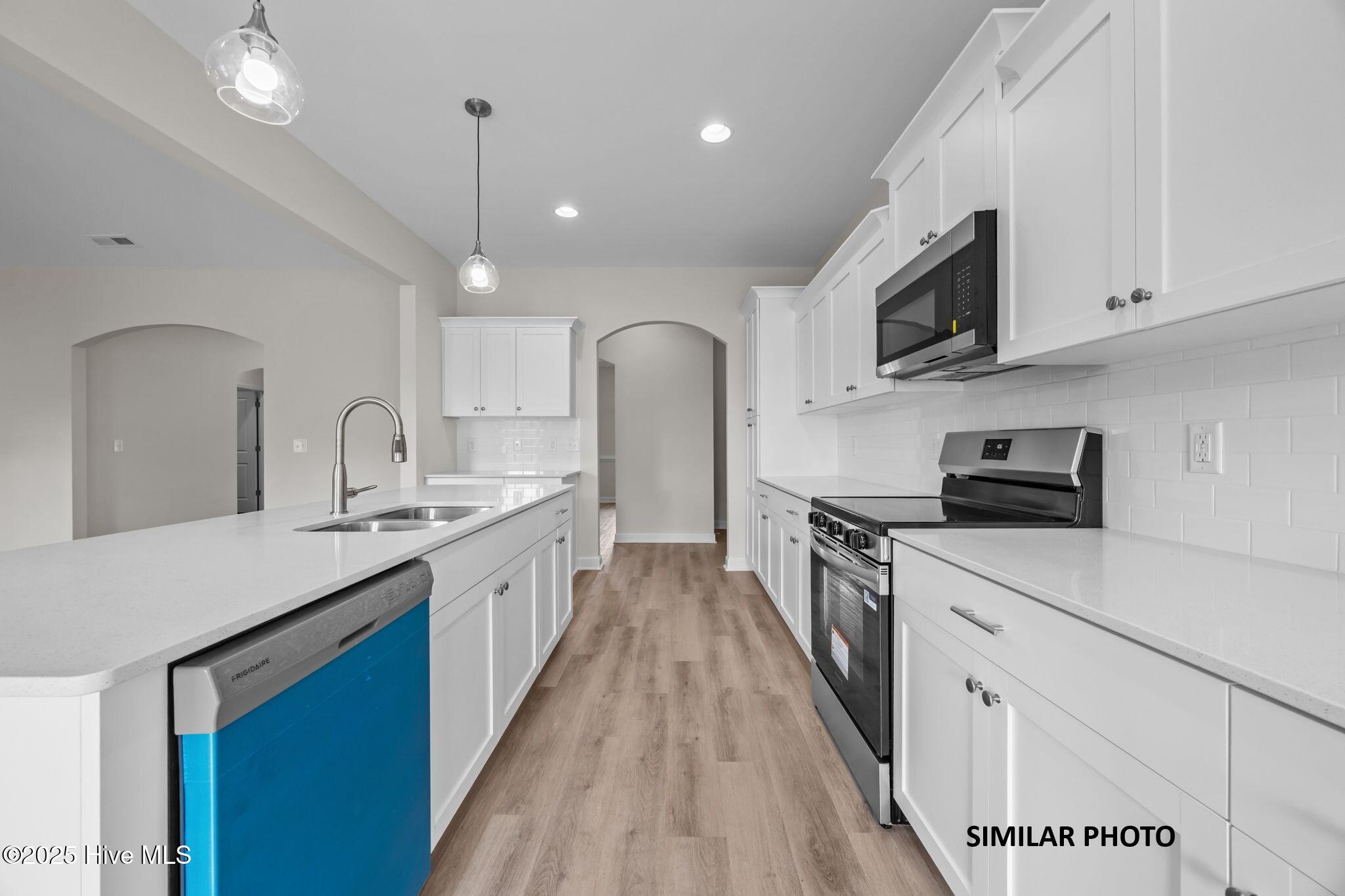 100536105 | Photo 10