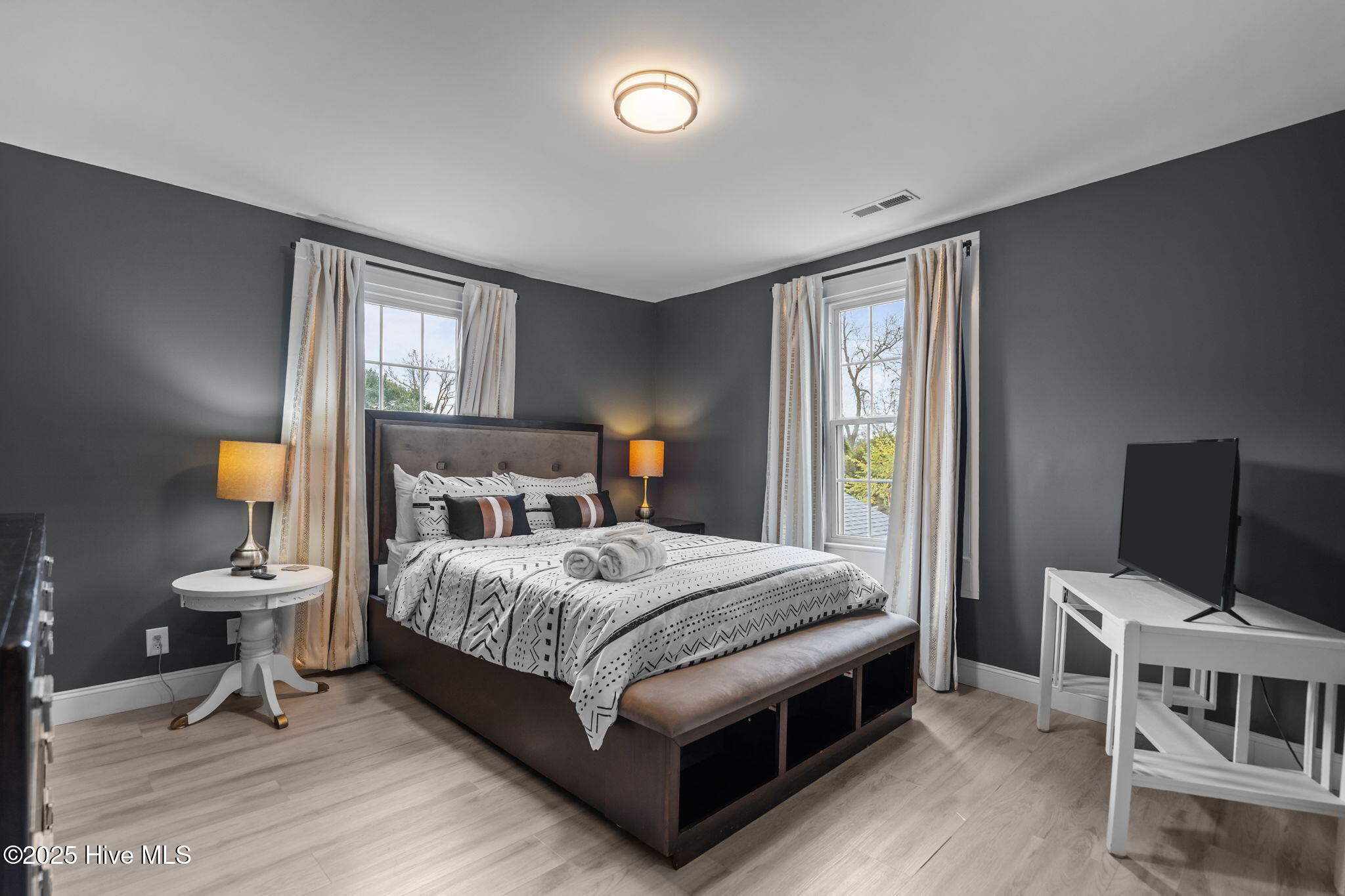 100544435 | Photo 33