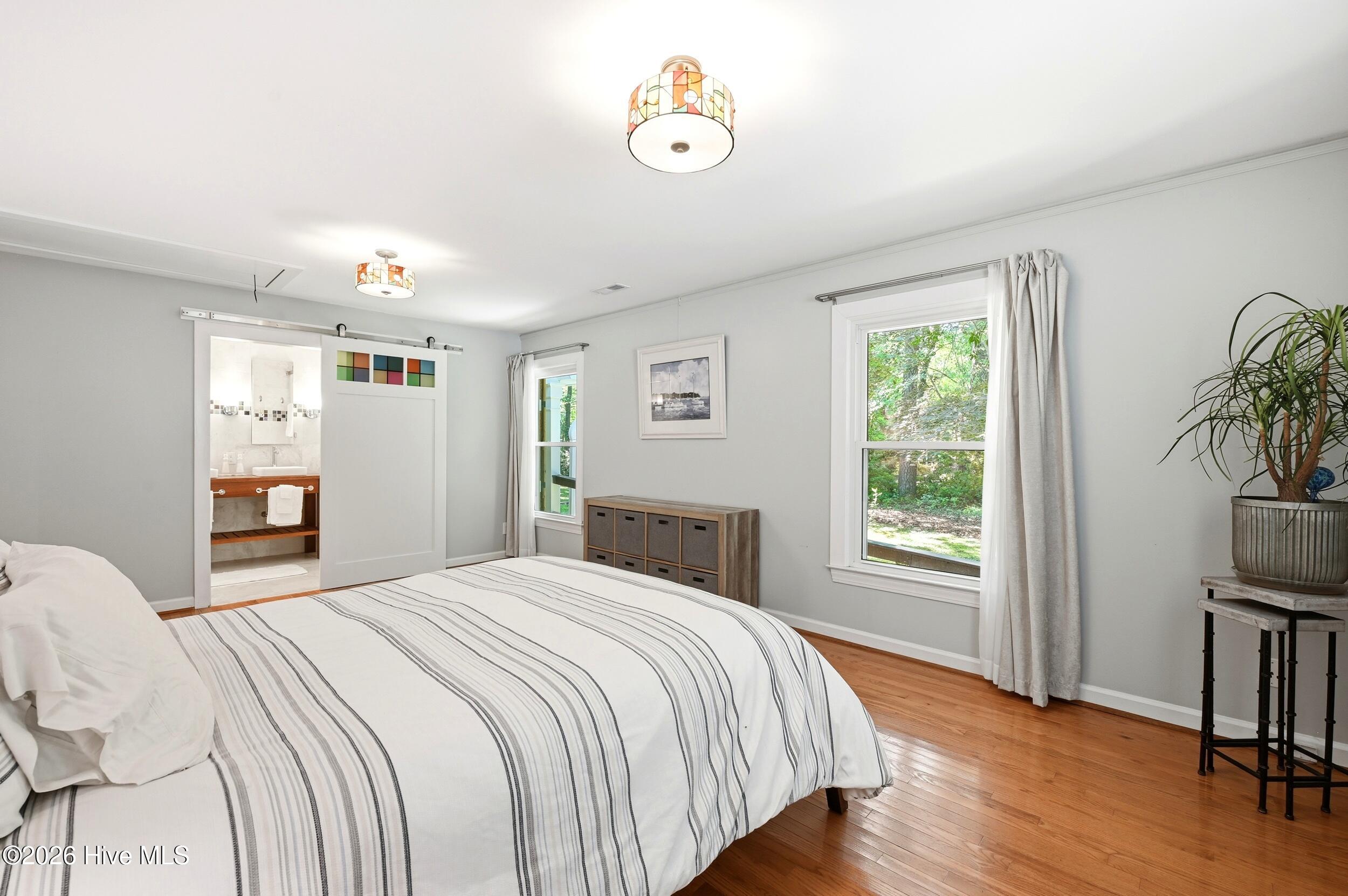 100570431 | Photo 27