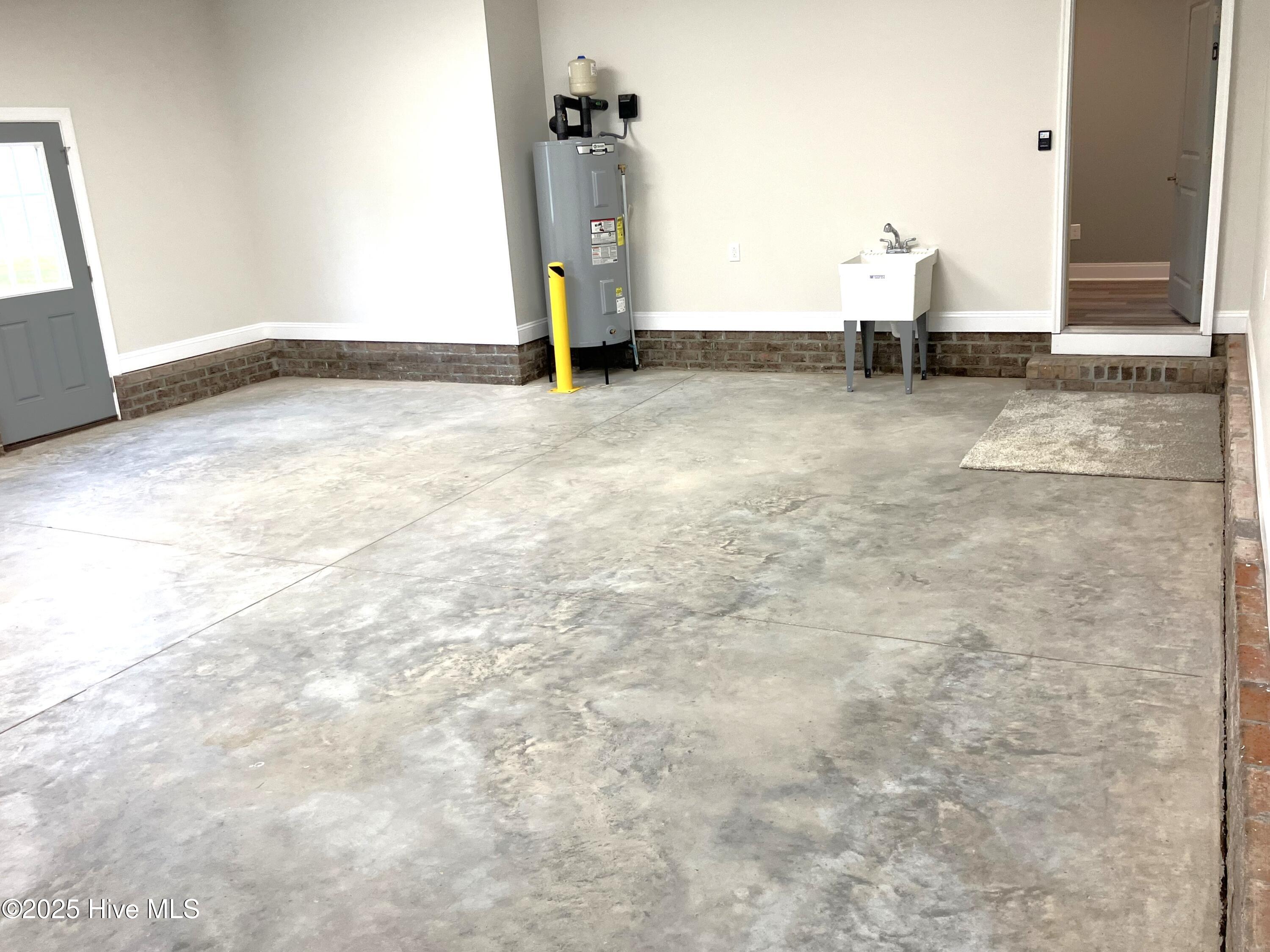 100514159 | Photo 49