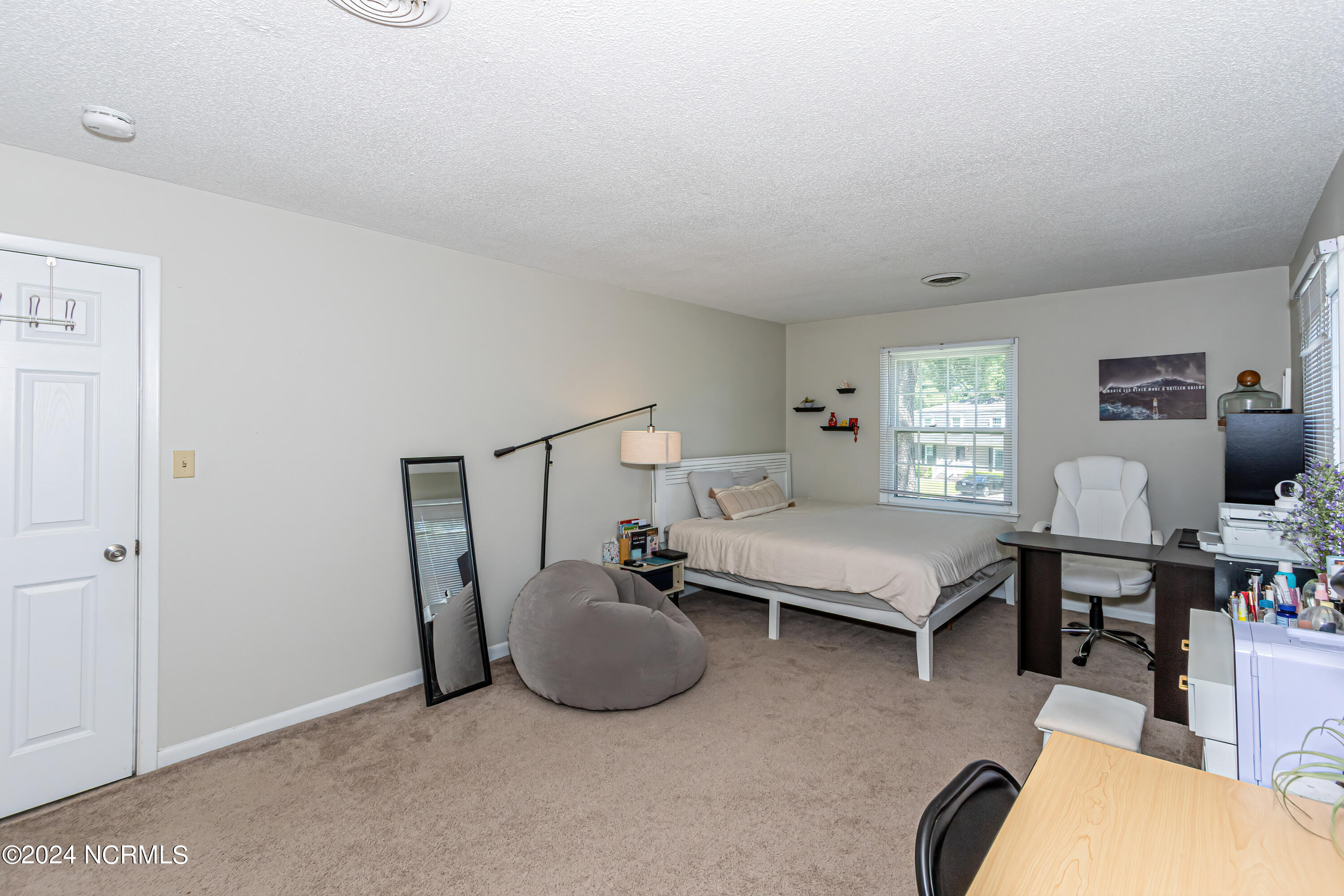 100448019 | Photo 34