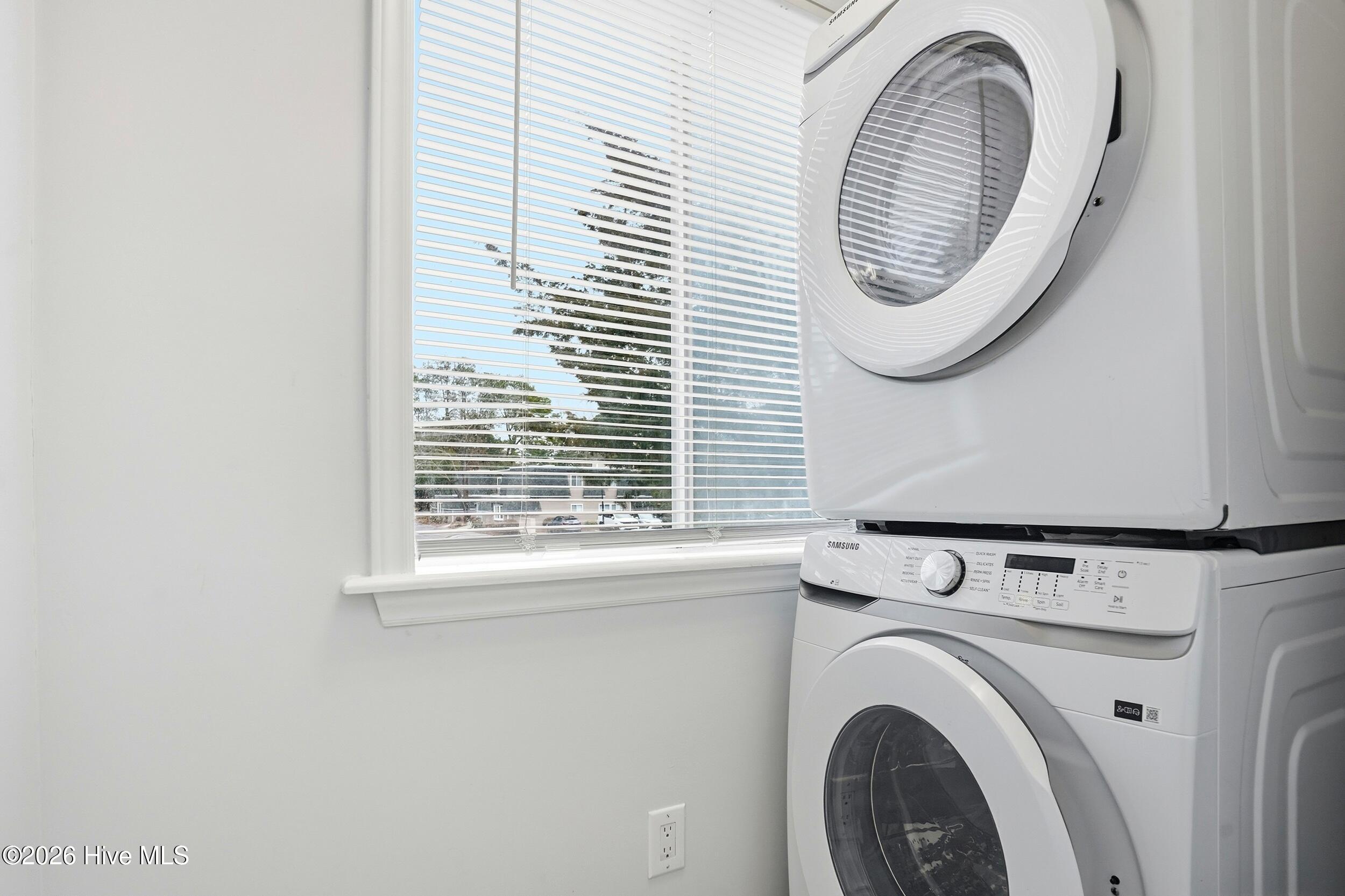 100557248 | Photo 26