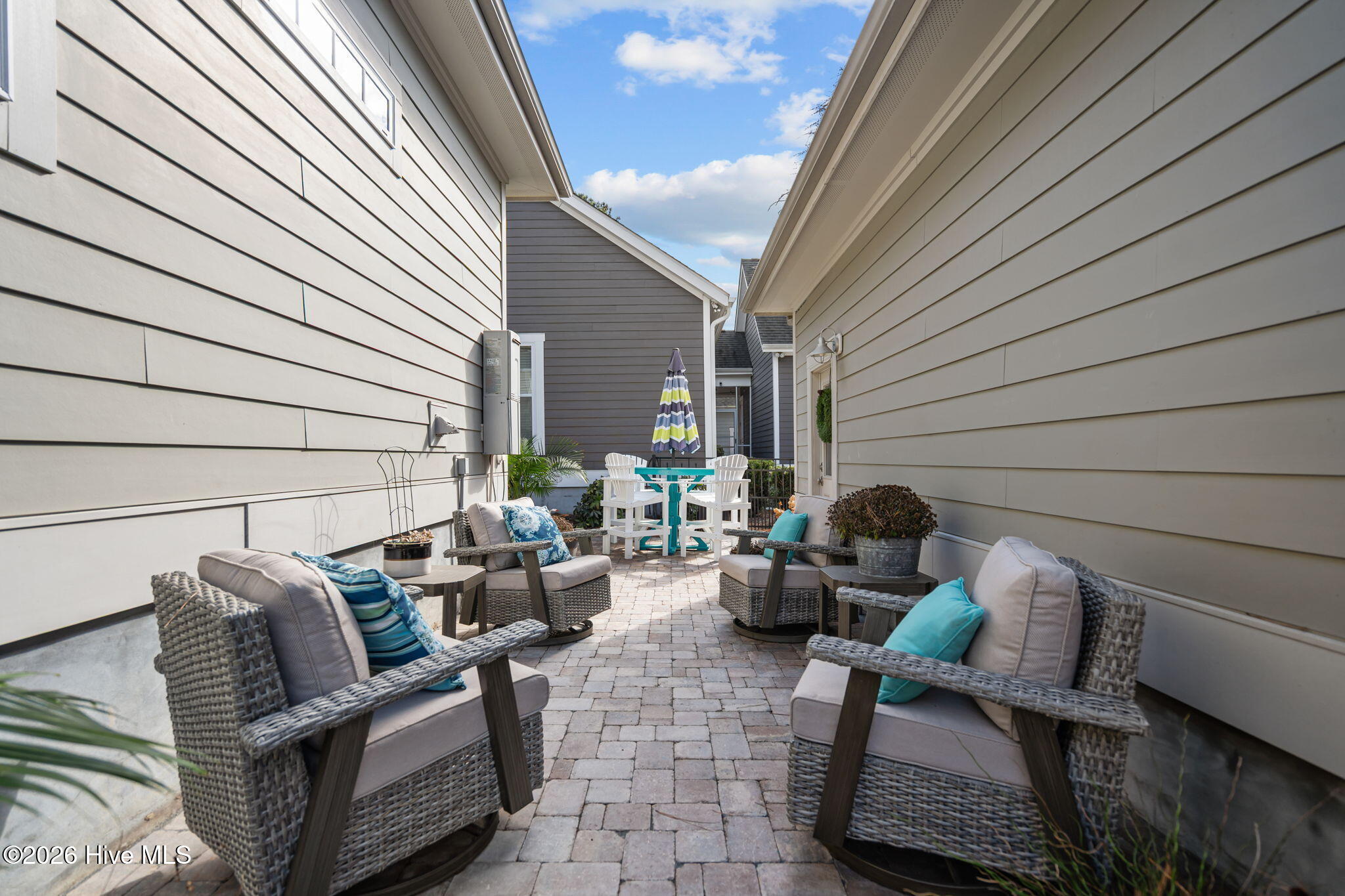 100547967 | Photo 43