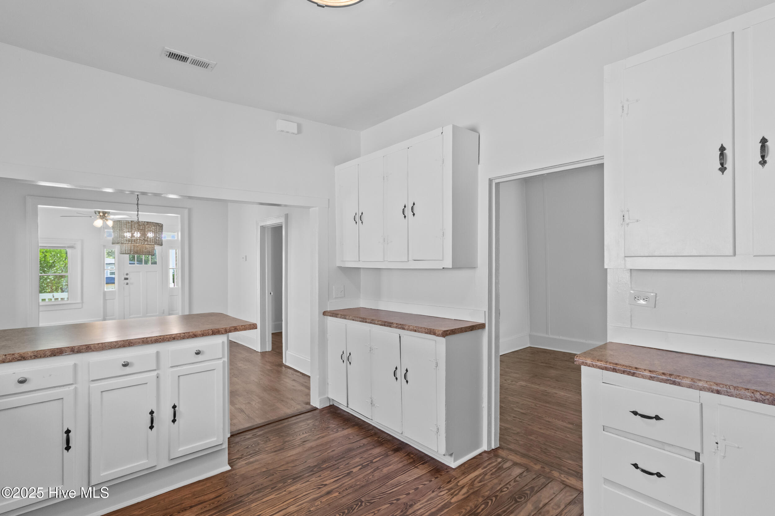 100544769 | Photo 13