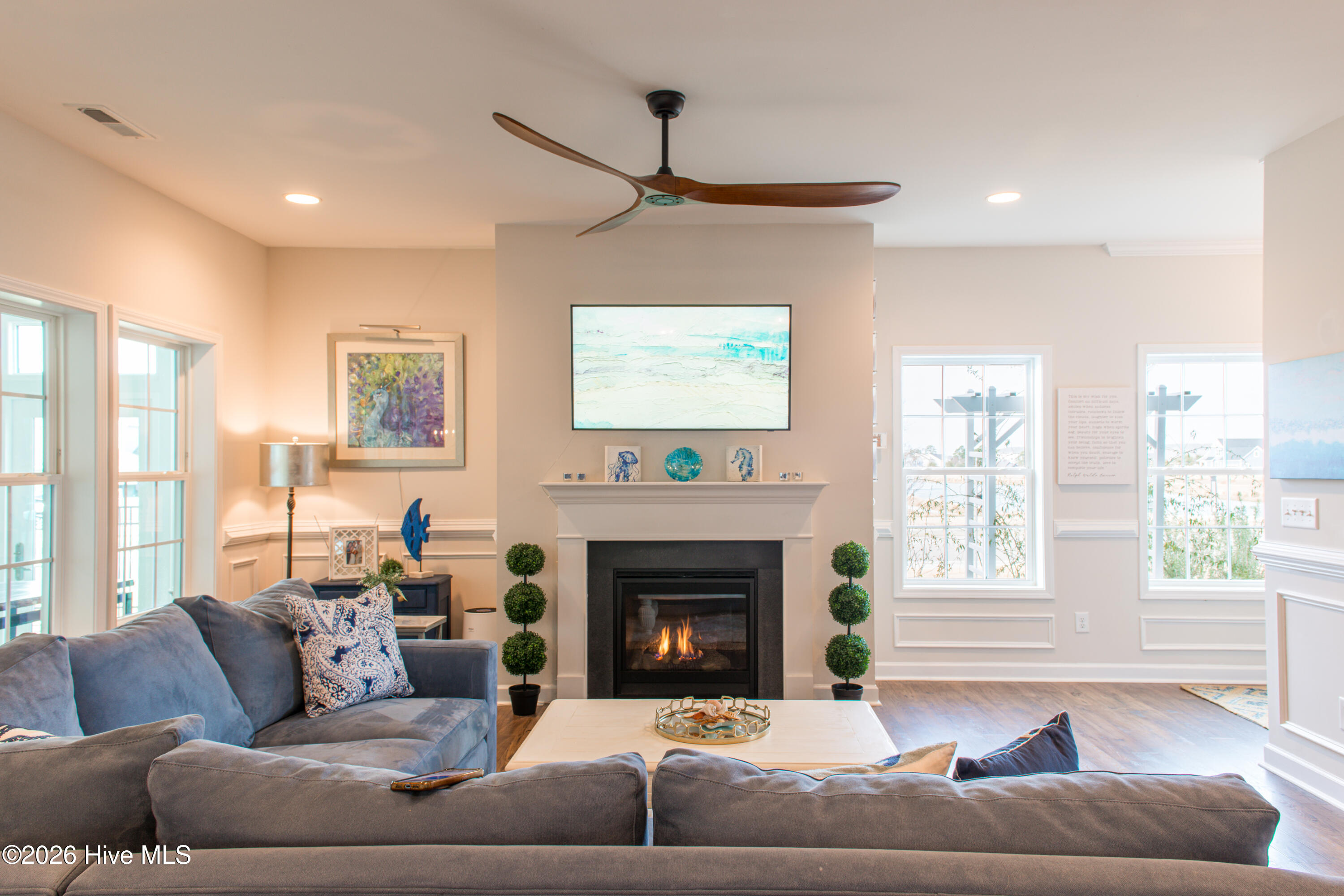 100553432 | Photo 18