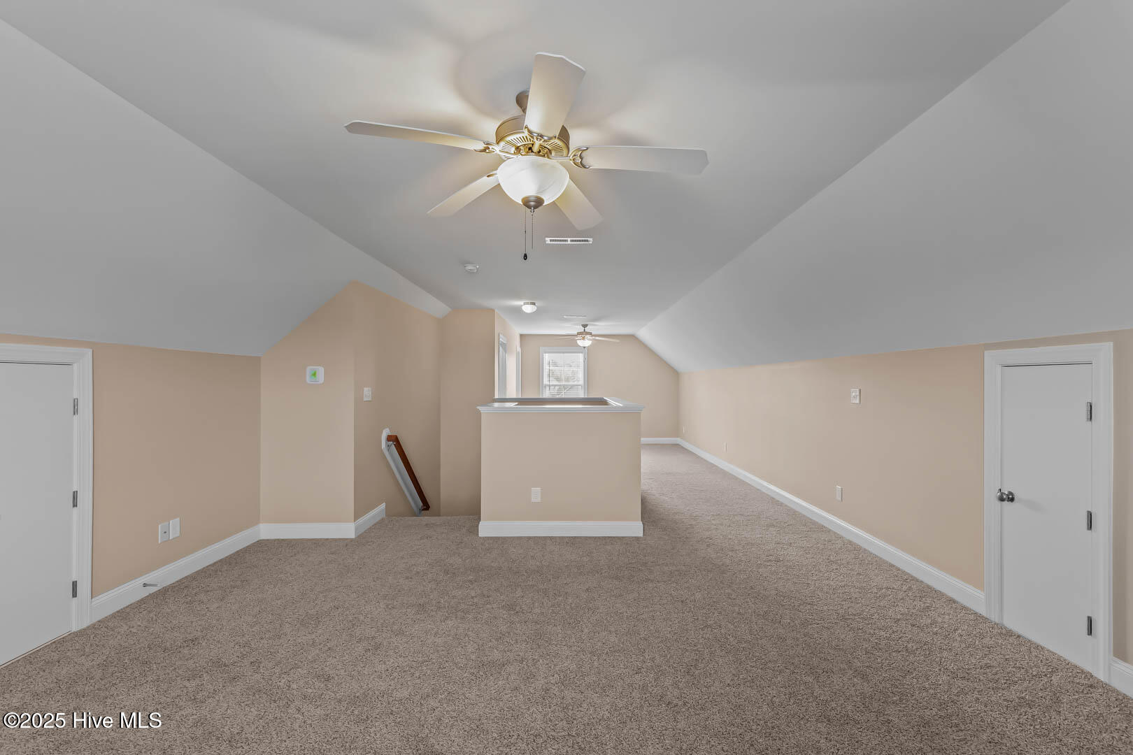 100532827 | Photo 54