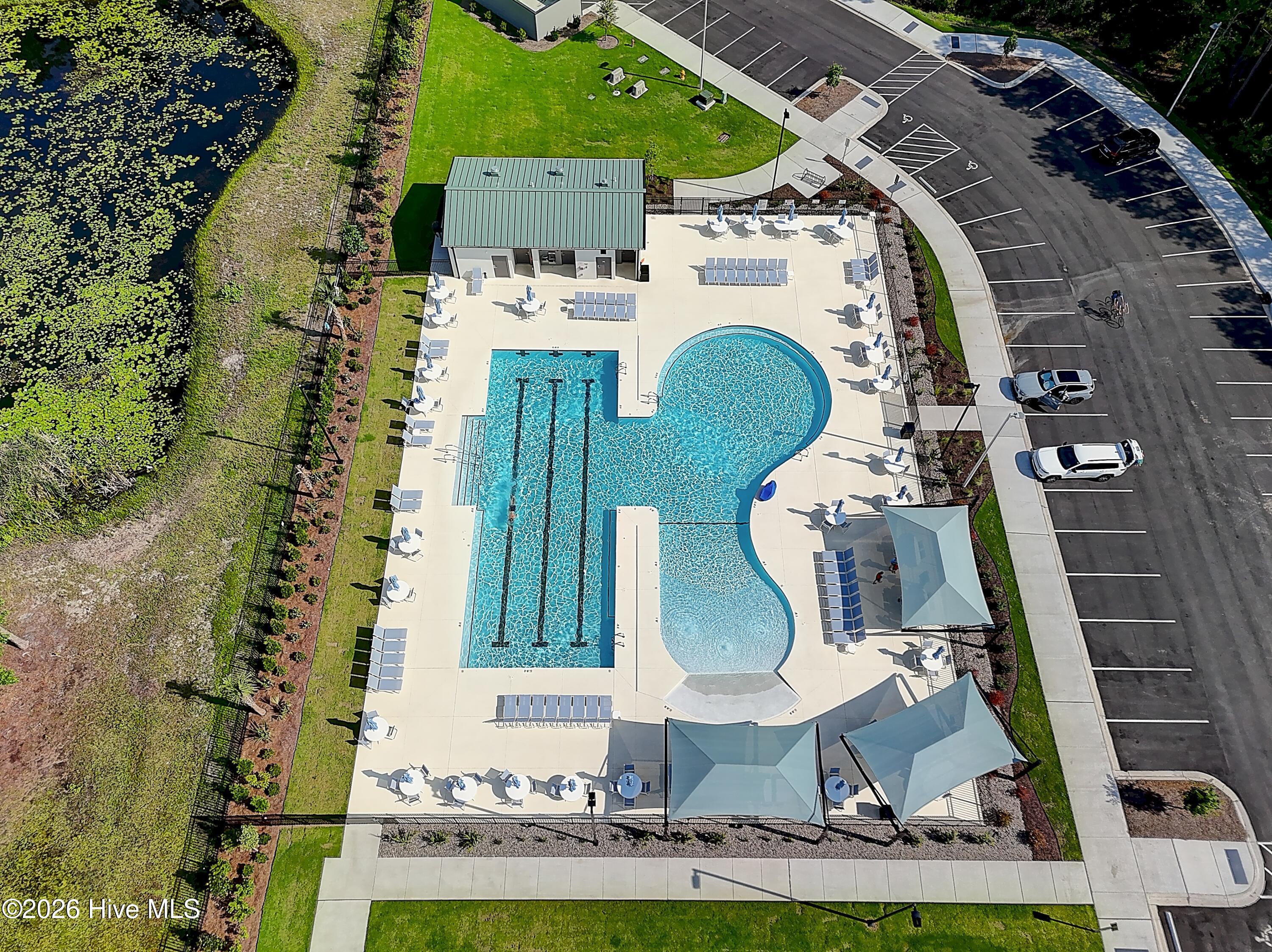 100570041 | Photo 36