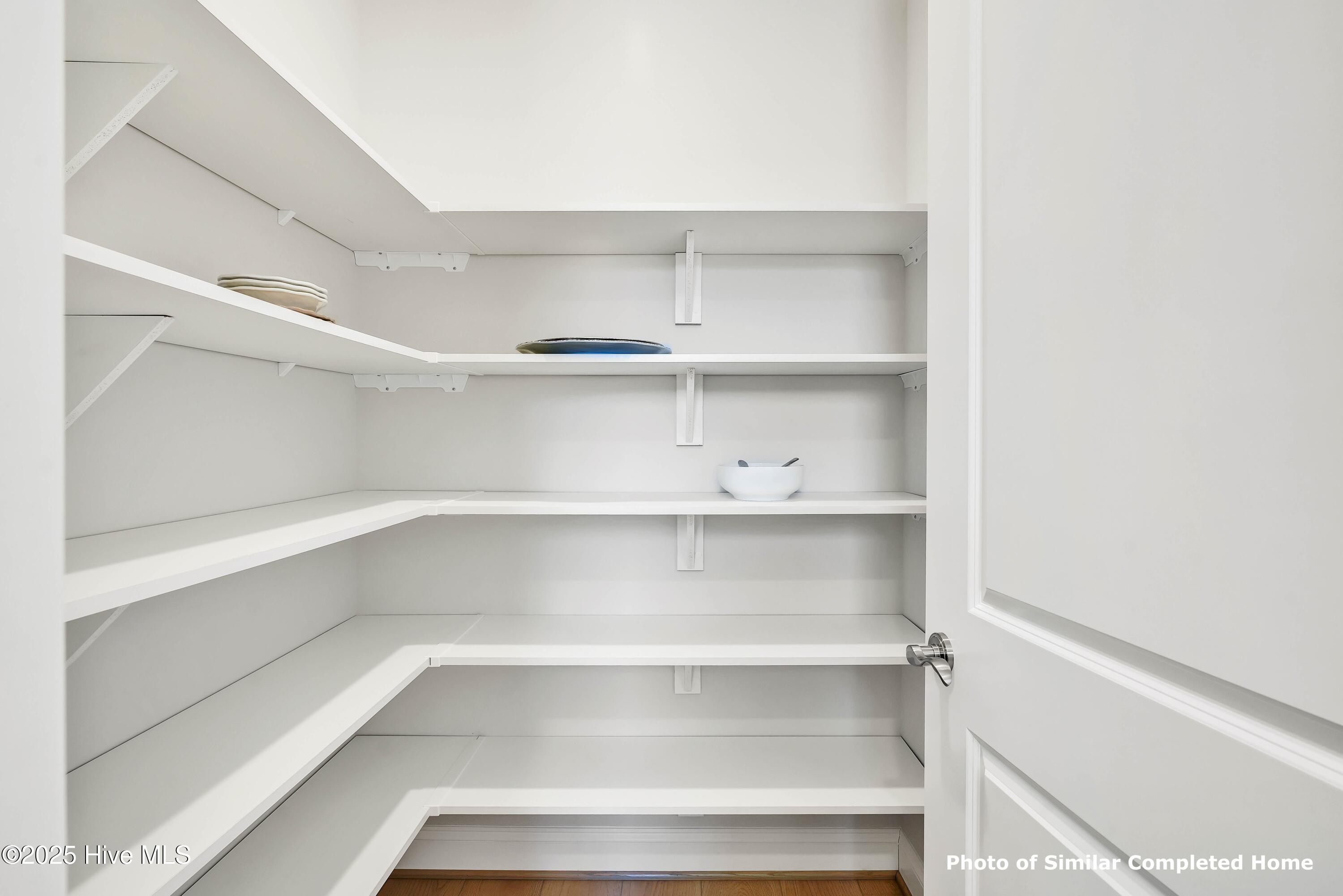 100543786 | Photo 16