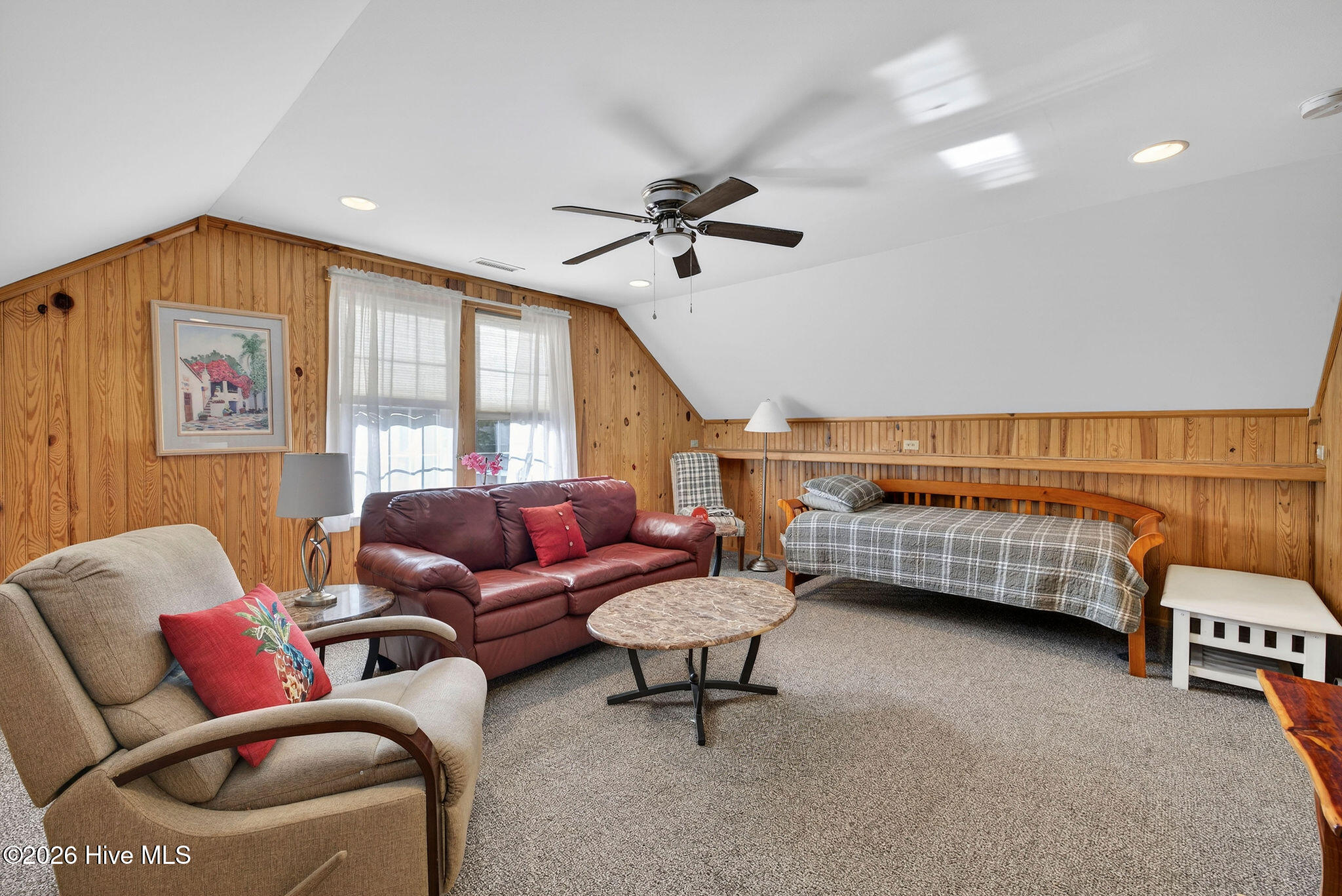 100542936 | Photo 65