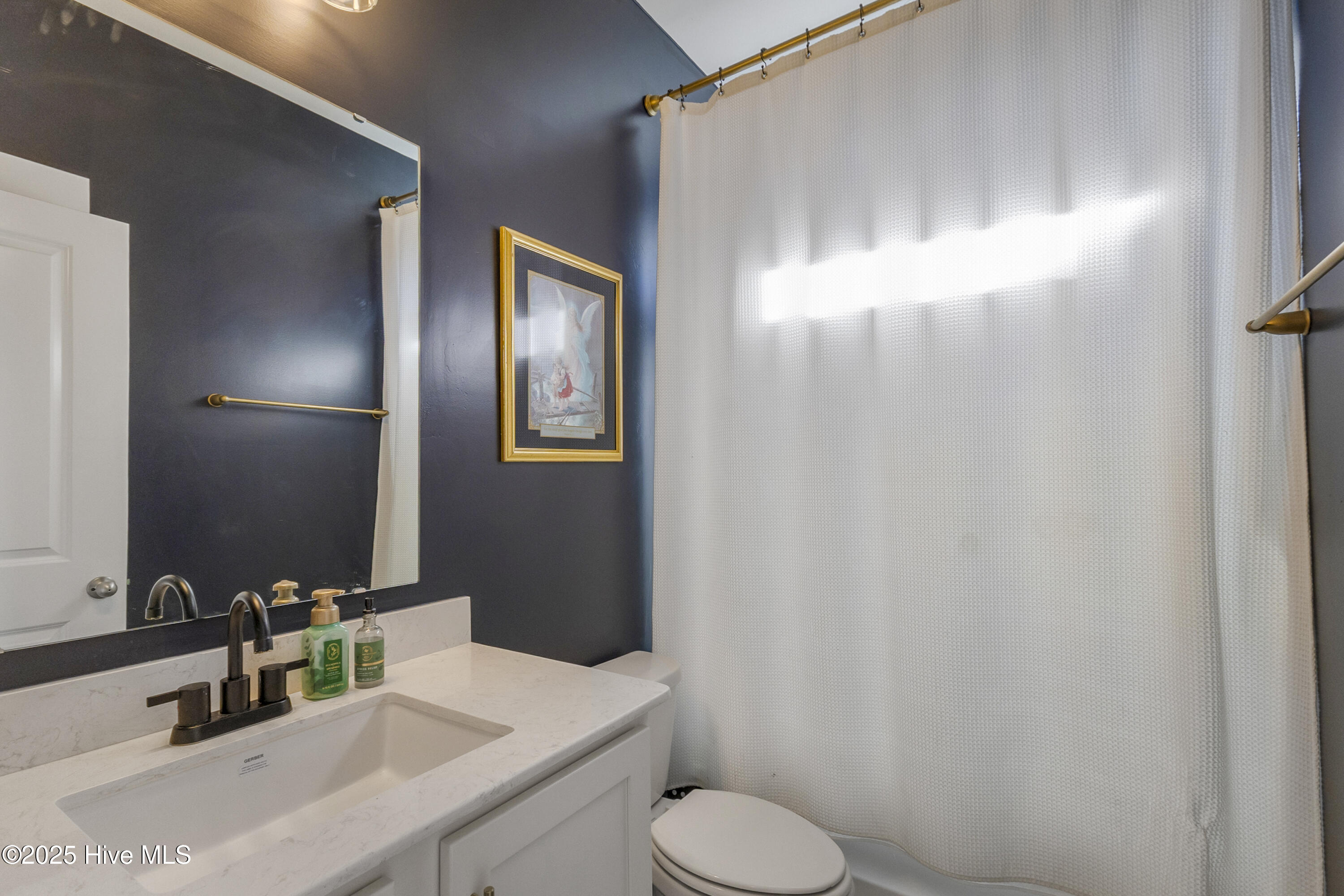 100545579 | Photo 22