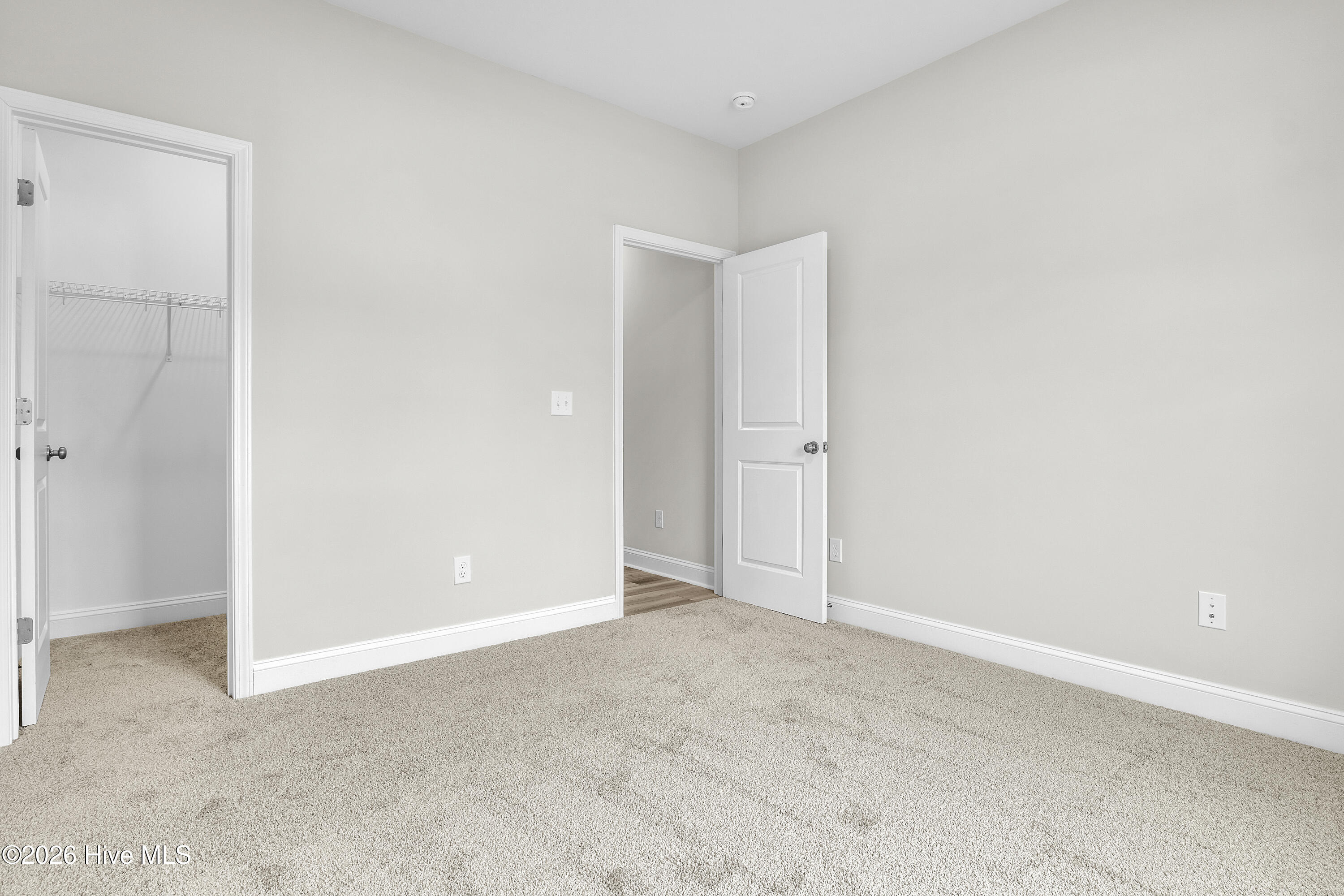 100552787 | Photo 53