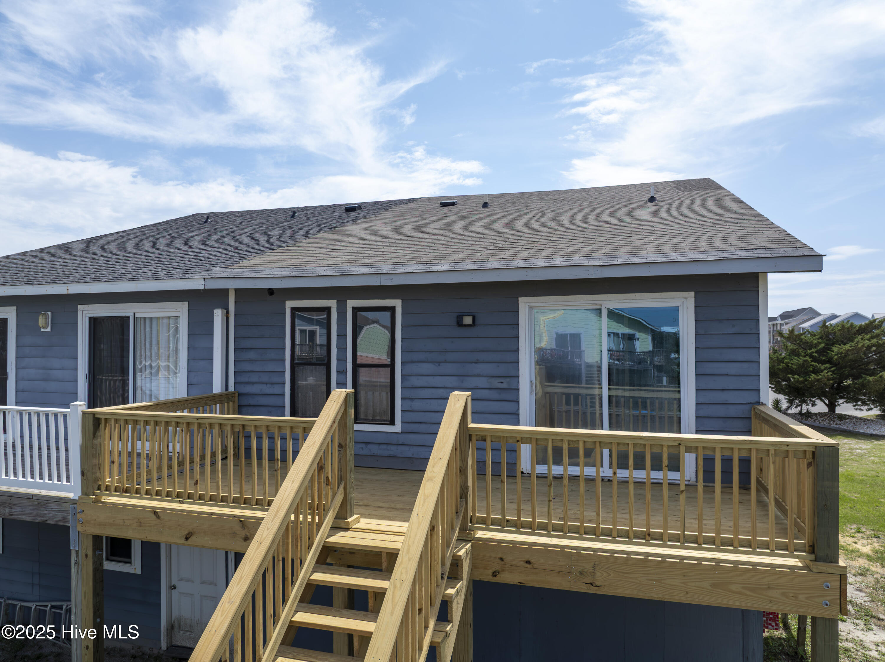 100489747 | Photo 28