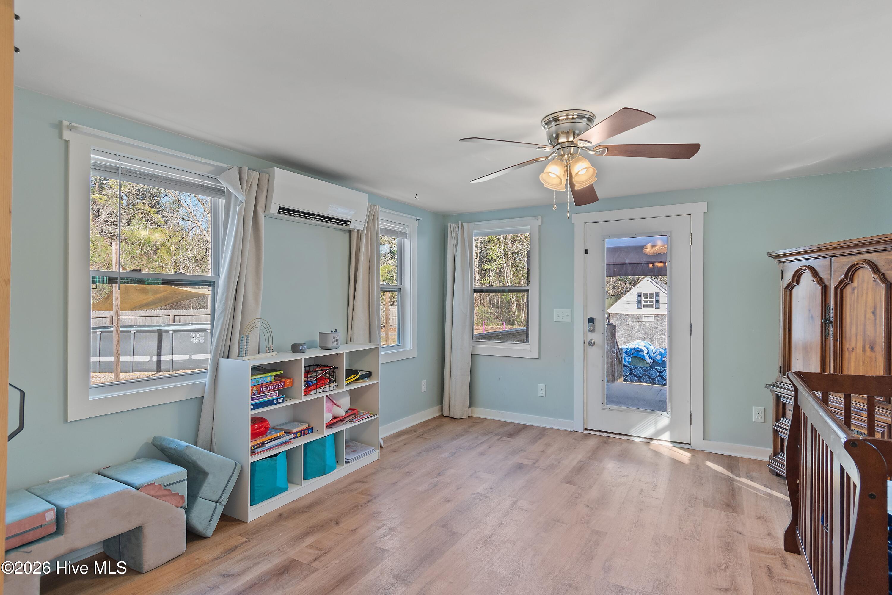 100550559 | Photo 27