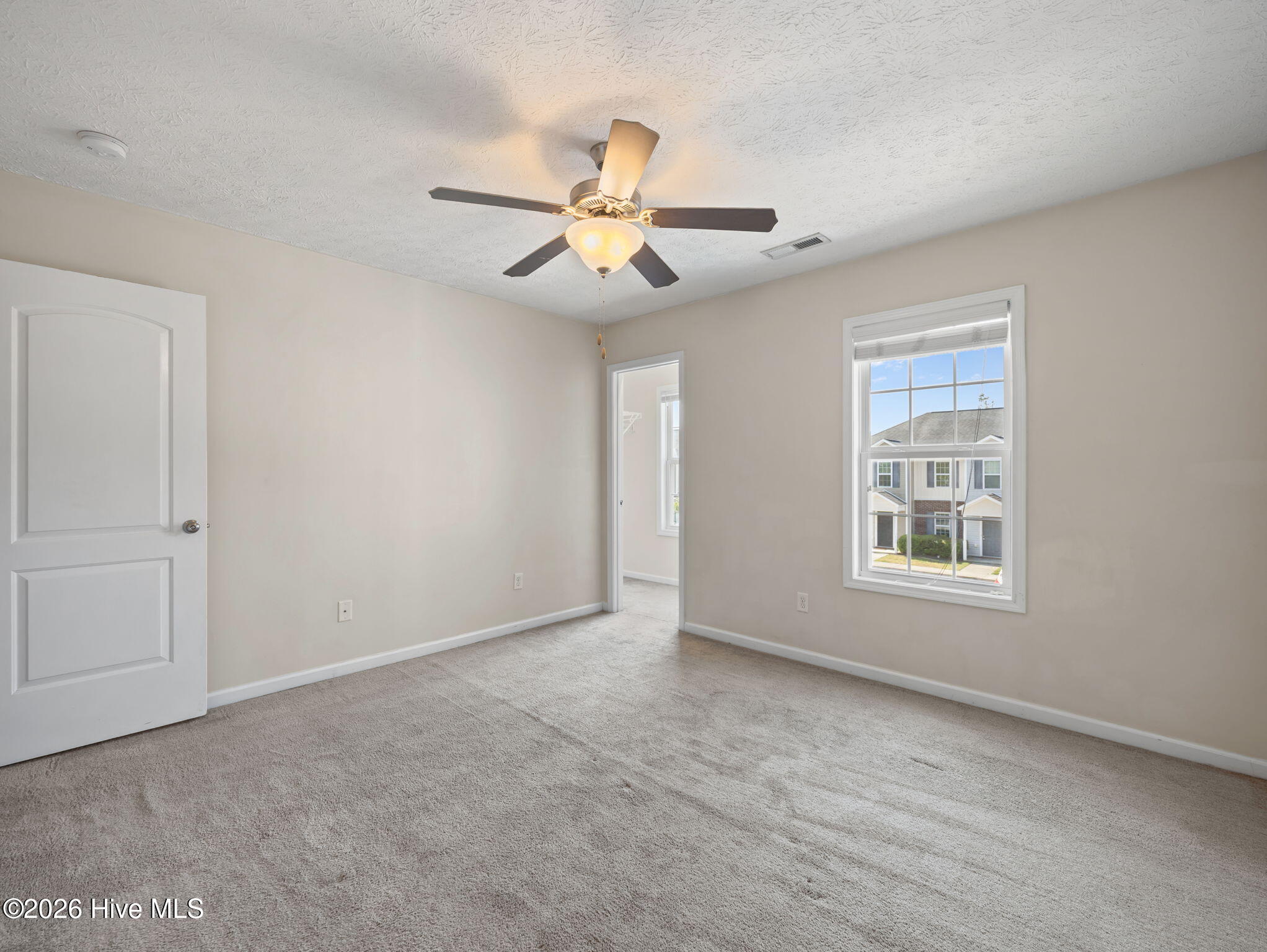 100570571 | Photo 13