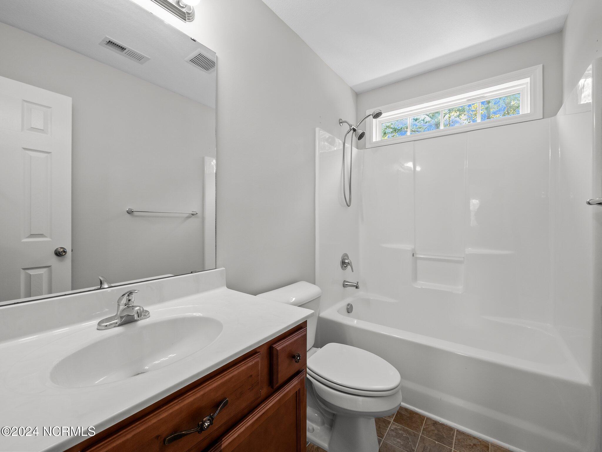 100541428 | Photo 14