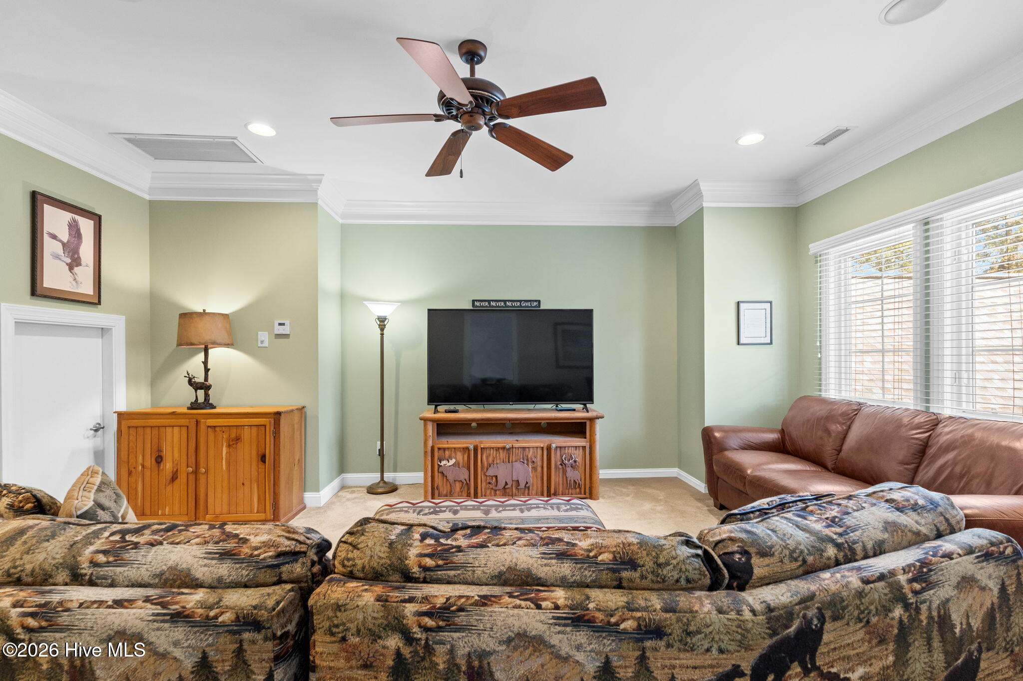 100563336 | Photo 28