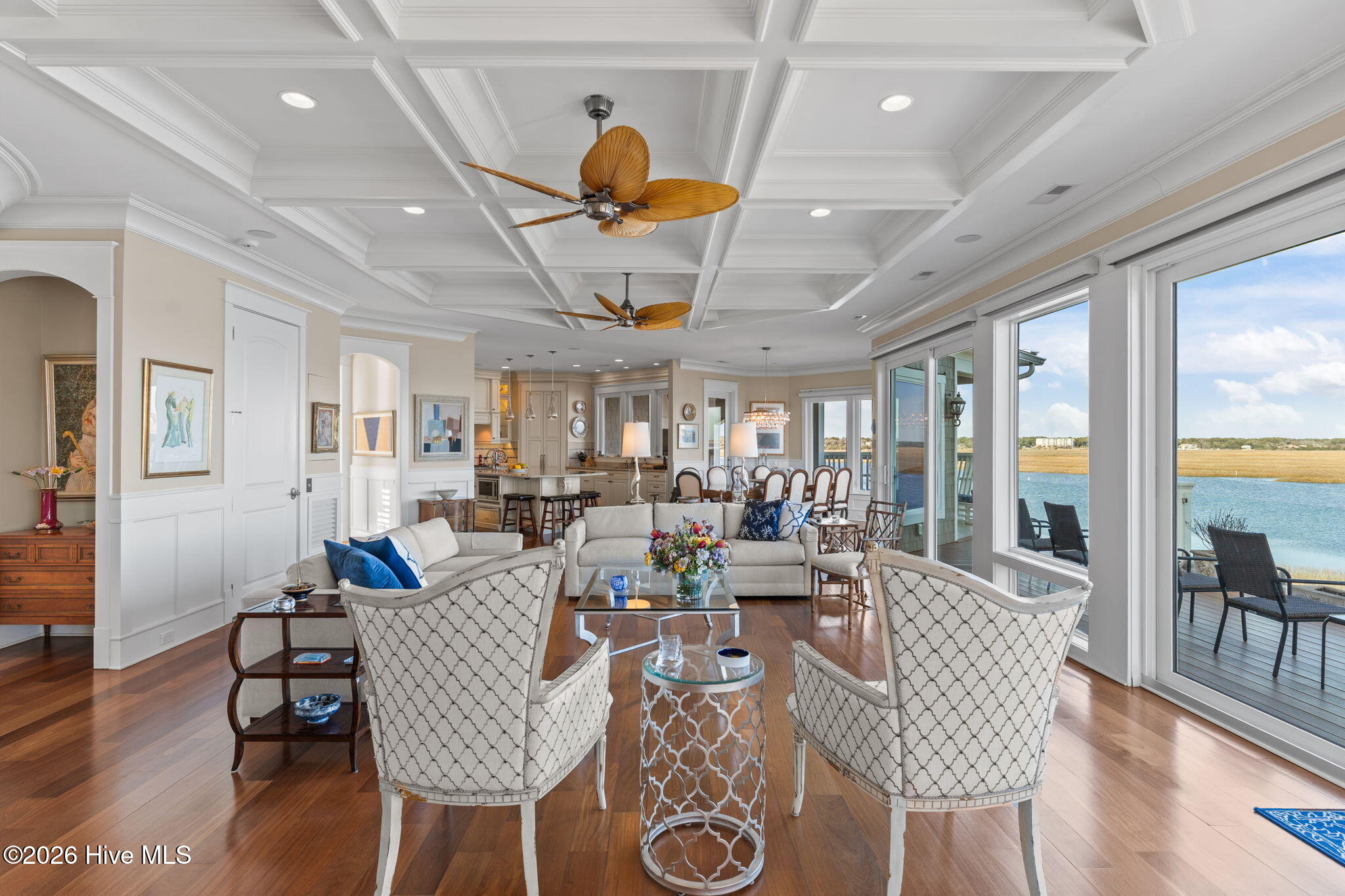 100554777 | Photo 11