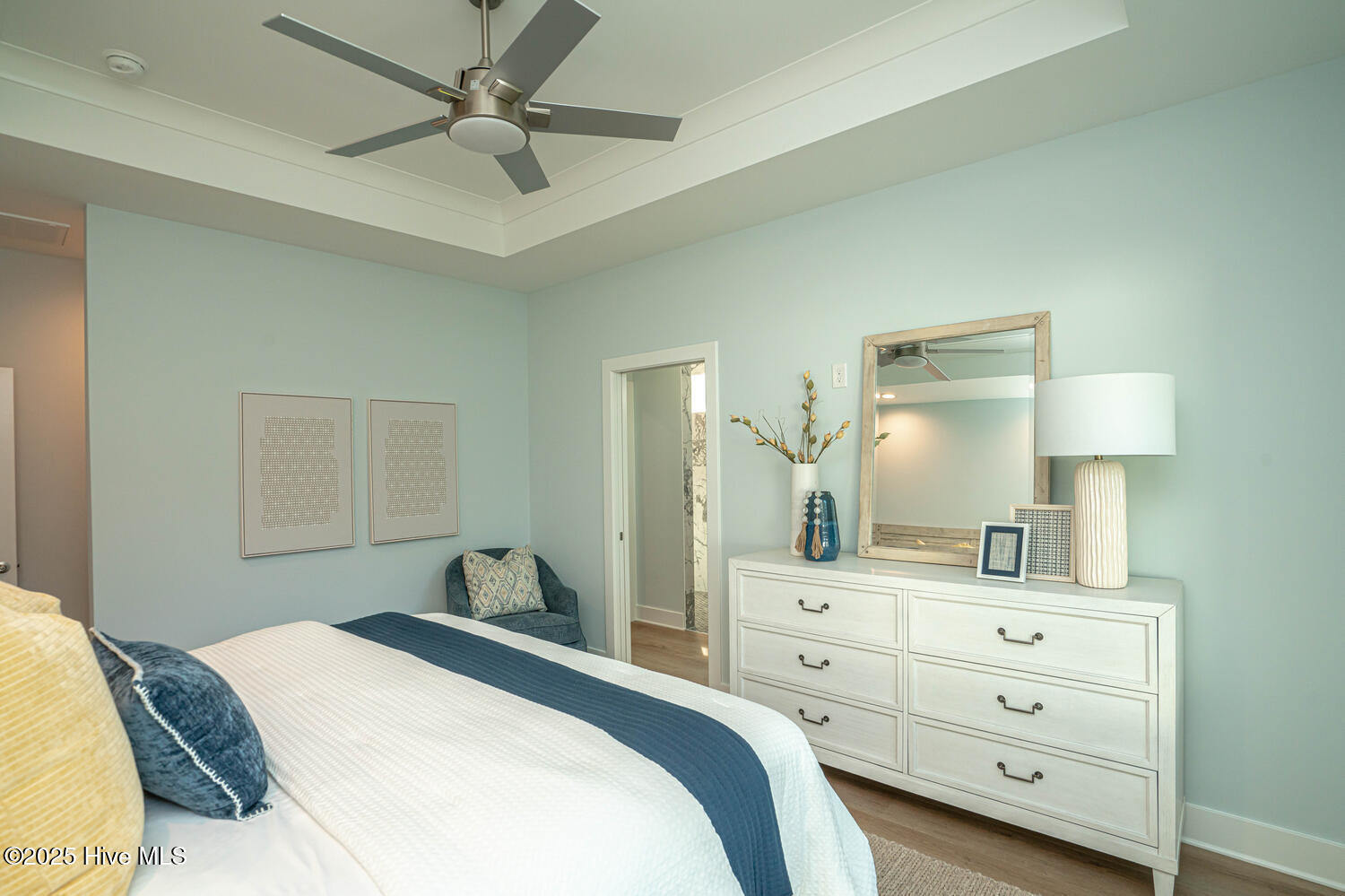 100531648 | Photo 12