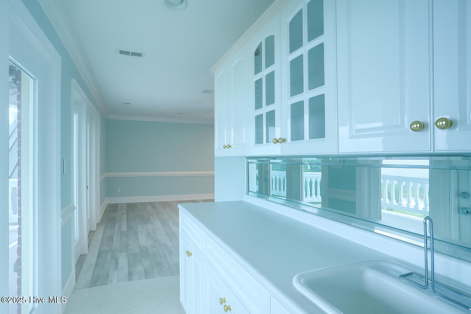 100512986 | Photo 49