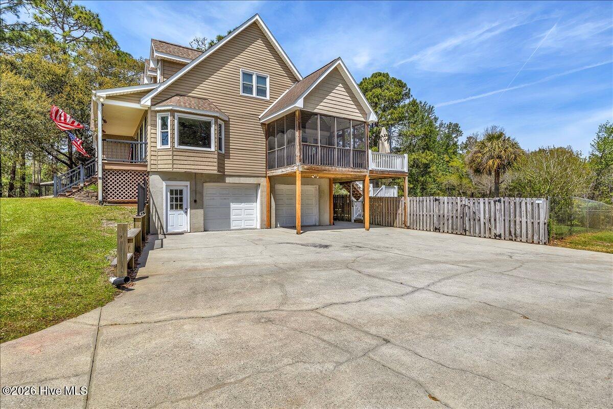 100566130 | Photo 47