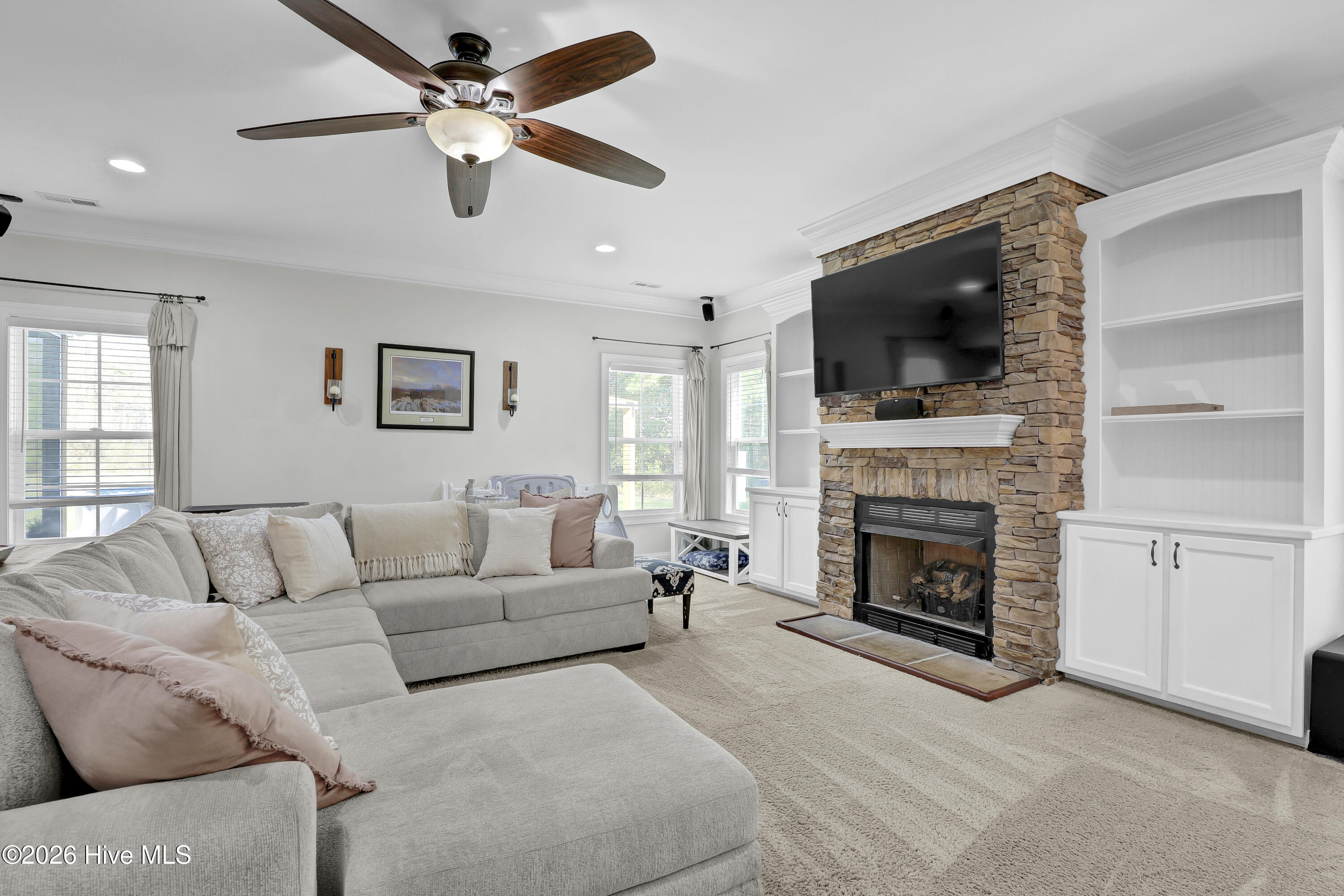 100562541 | Photo 15