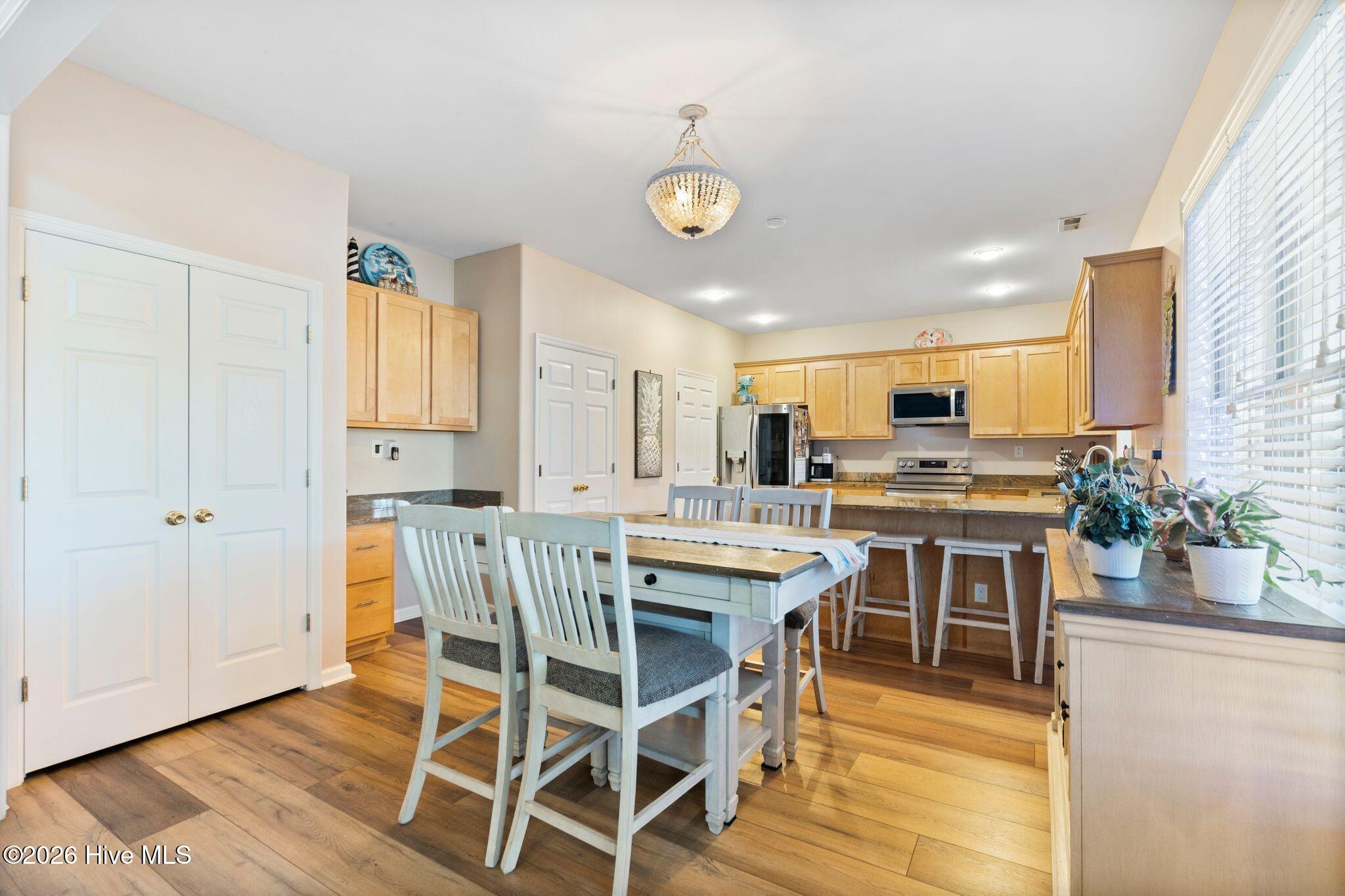 100554284 | Photo 15