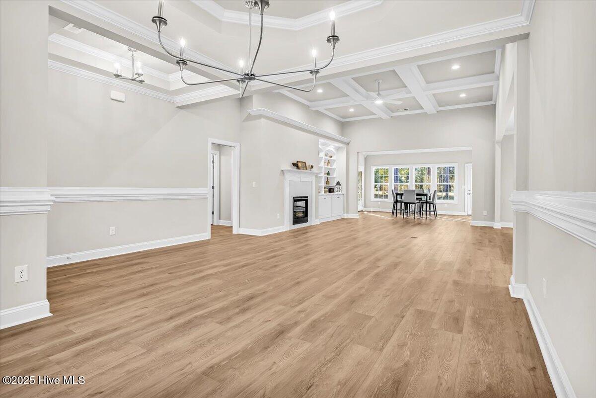 100505838 | Photo 13