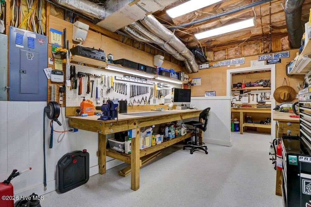 100559715 | Photo 53