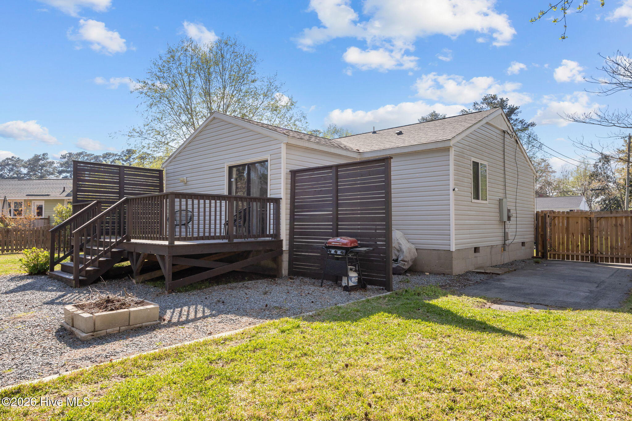 100565303 | Photo 34