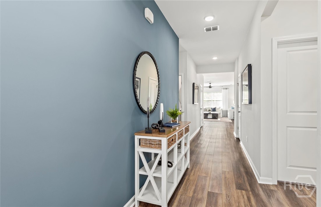 Pictures, photographs, colors, features, and sizes